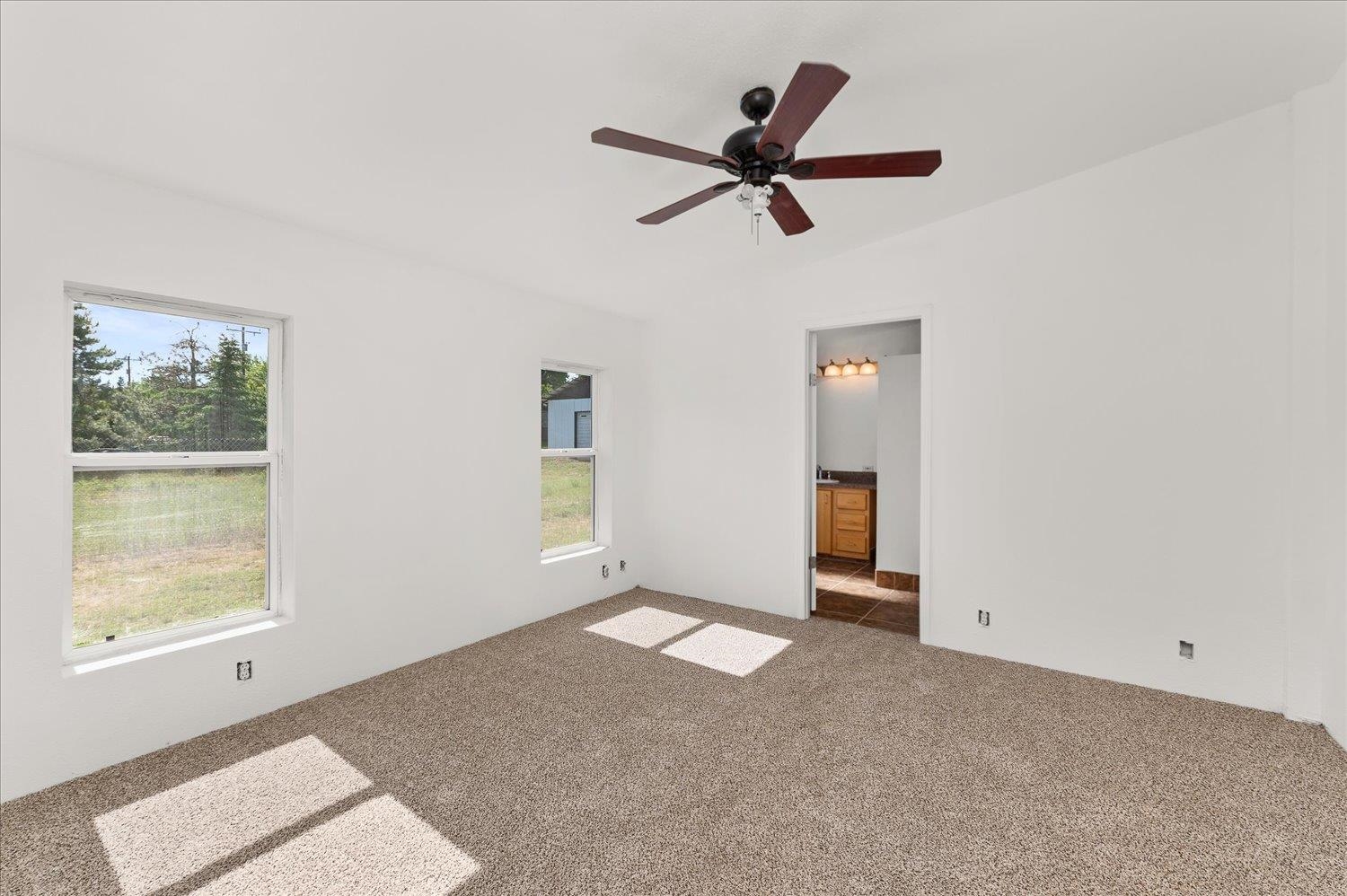 255 SW Railroad St - Photo 19
