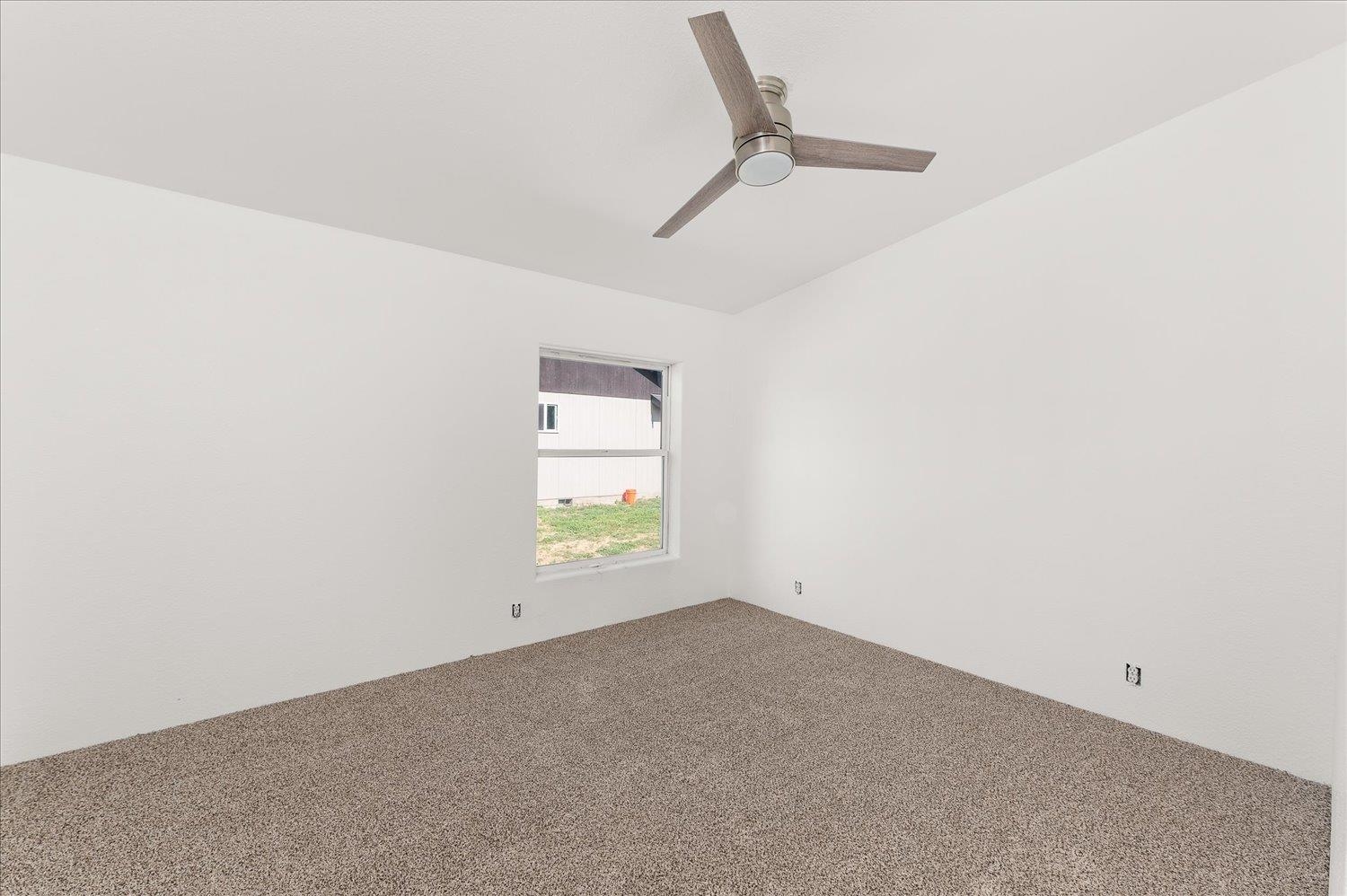 255 SW Railroad St - Photo 21
