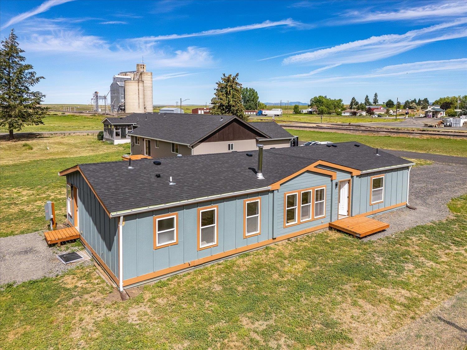 255 SW Railroad St - Photo 30