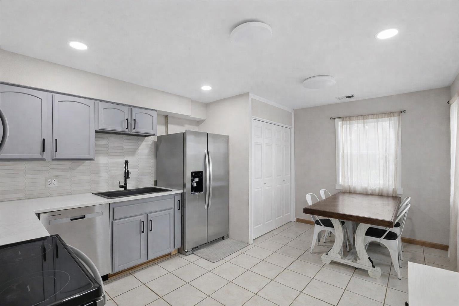 511 E Euclid Ave - Photo 17