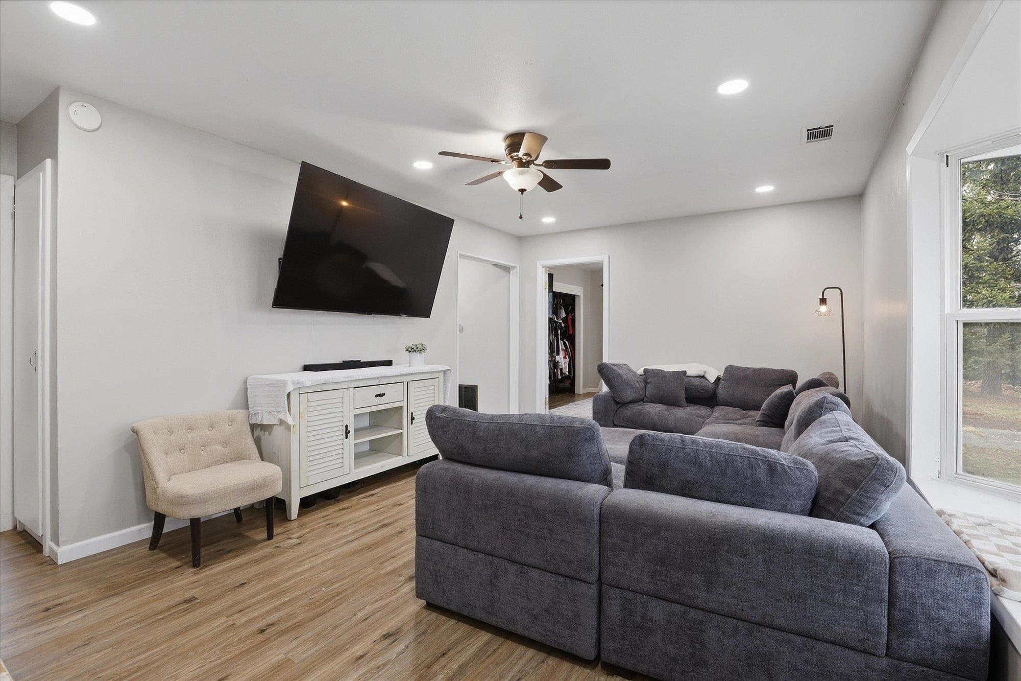 511 E Euclid Ave - Photo 4