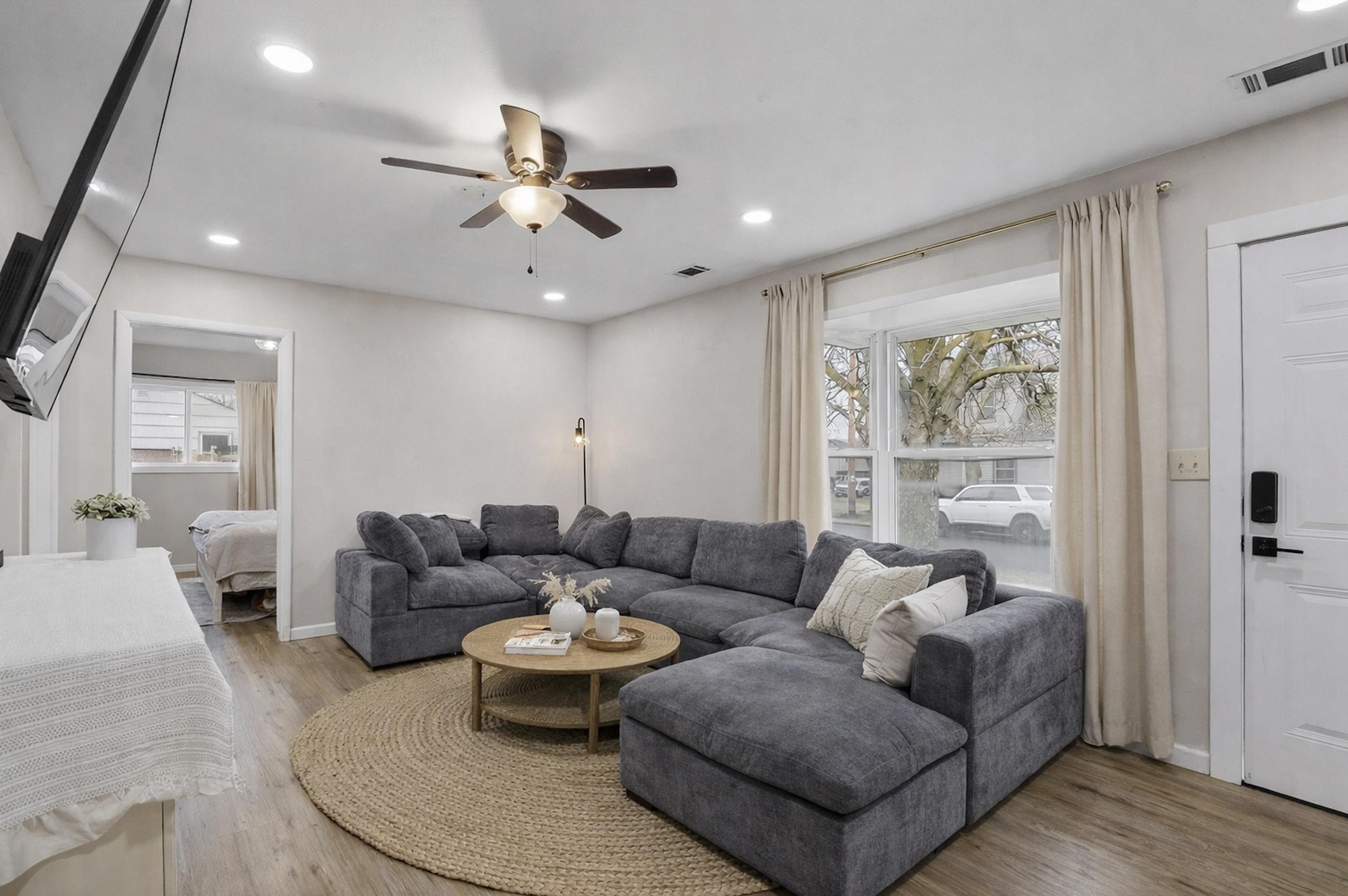 511 E Euclid Ave - Photo 5