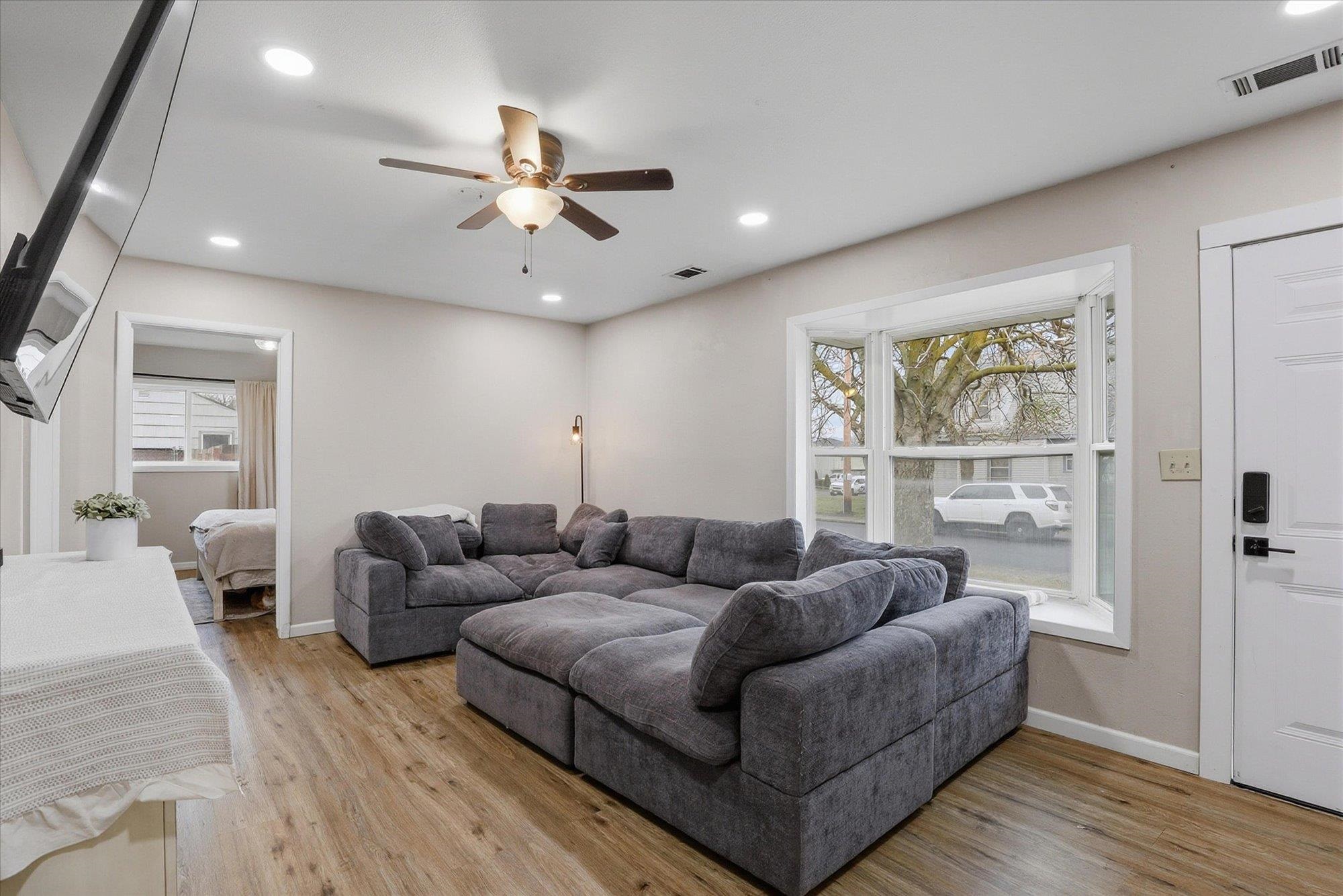 511 E Euclid Ave - Photo 6