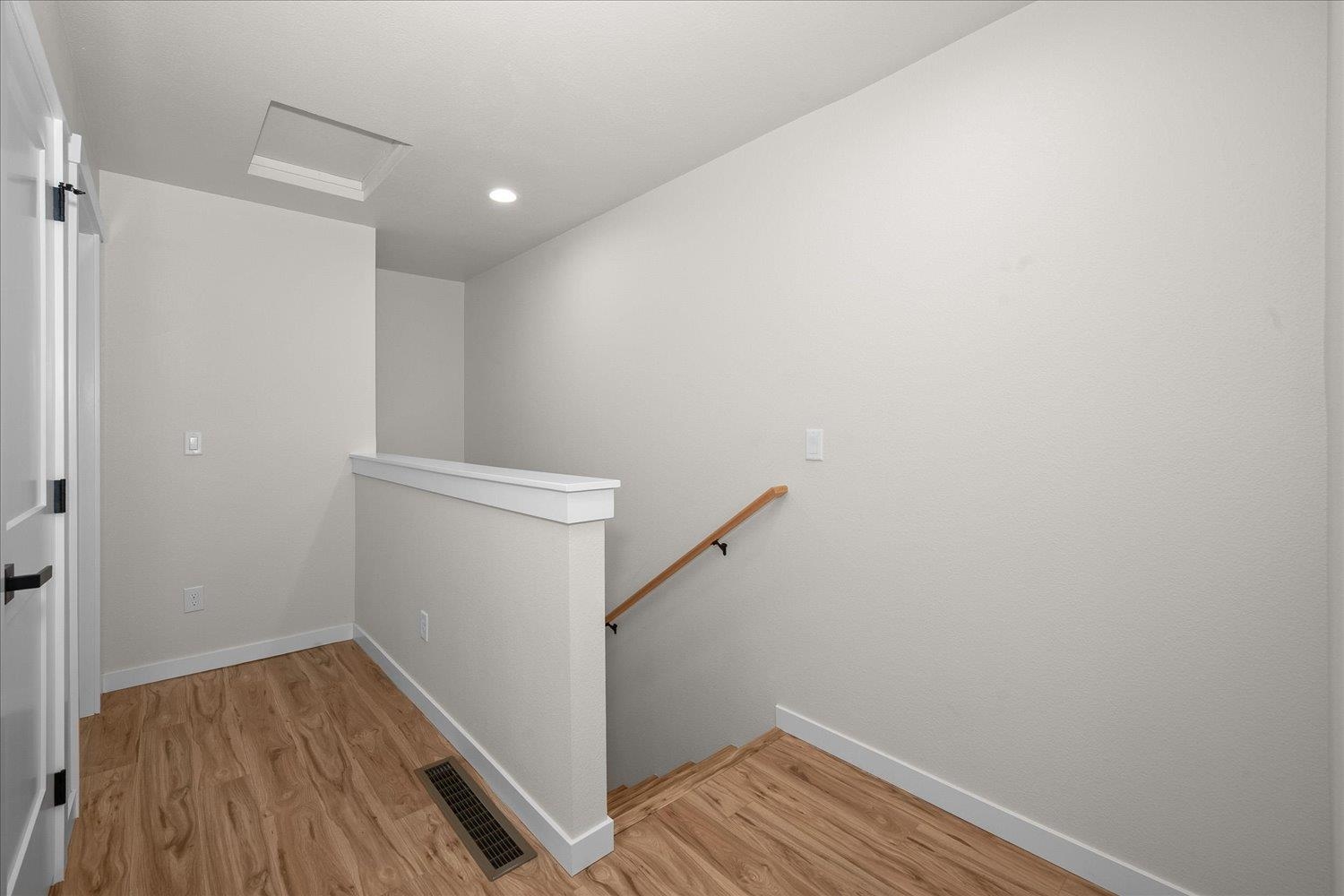 2401 E Longfellow Ave - Photo 11