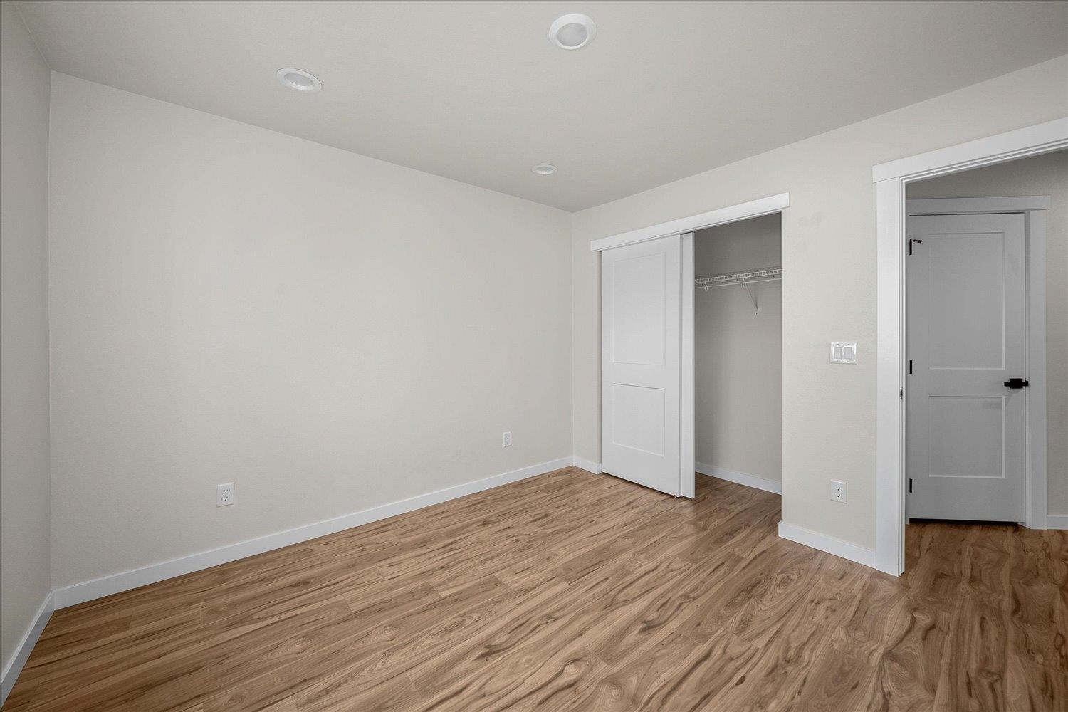 2401 E Longfellow Ave - Photo 12