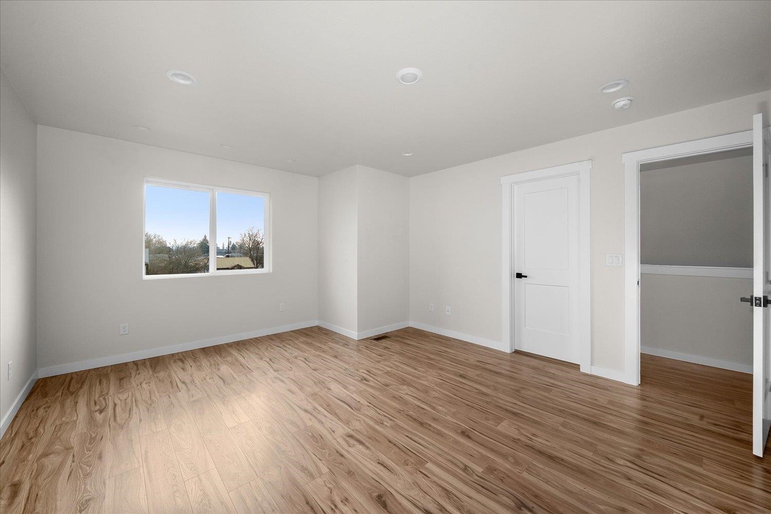2401 E Longfellow Ave - Photo 16