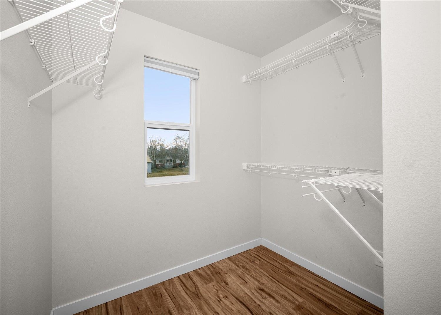 2401 E Longfellow Ave - Photo 17