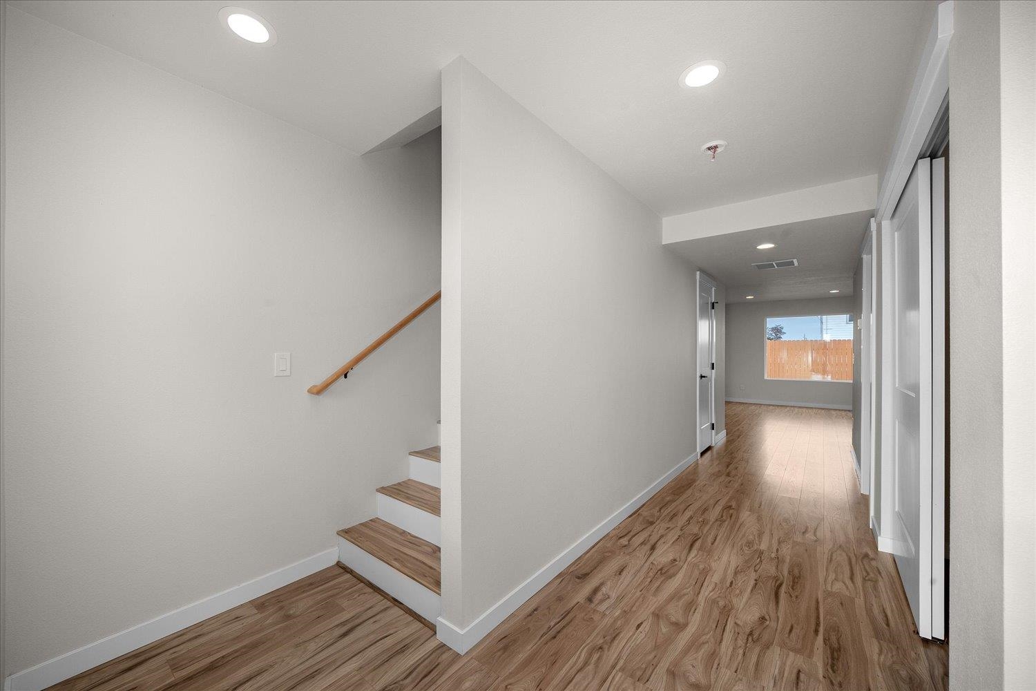 2401 E Longfellow Ave - Photo 4