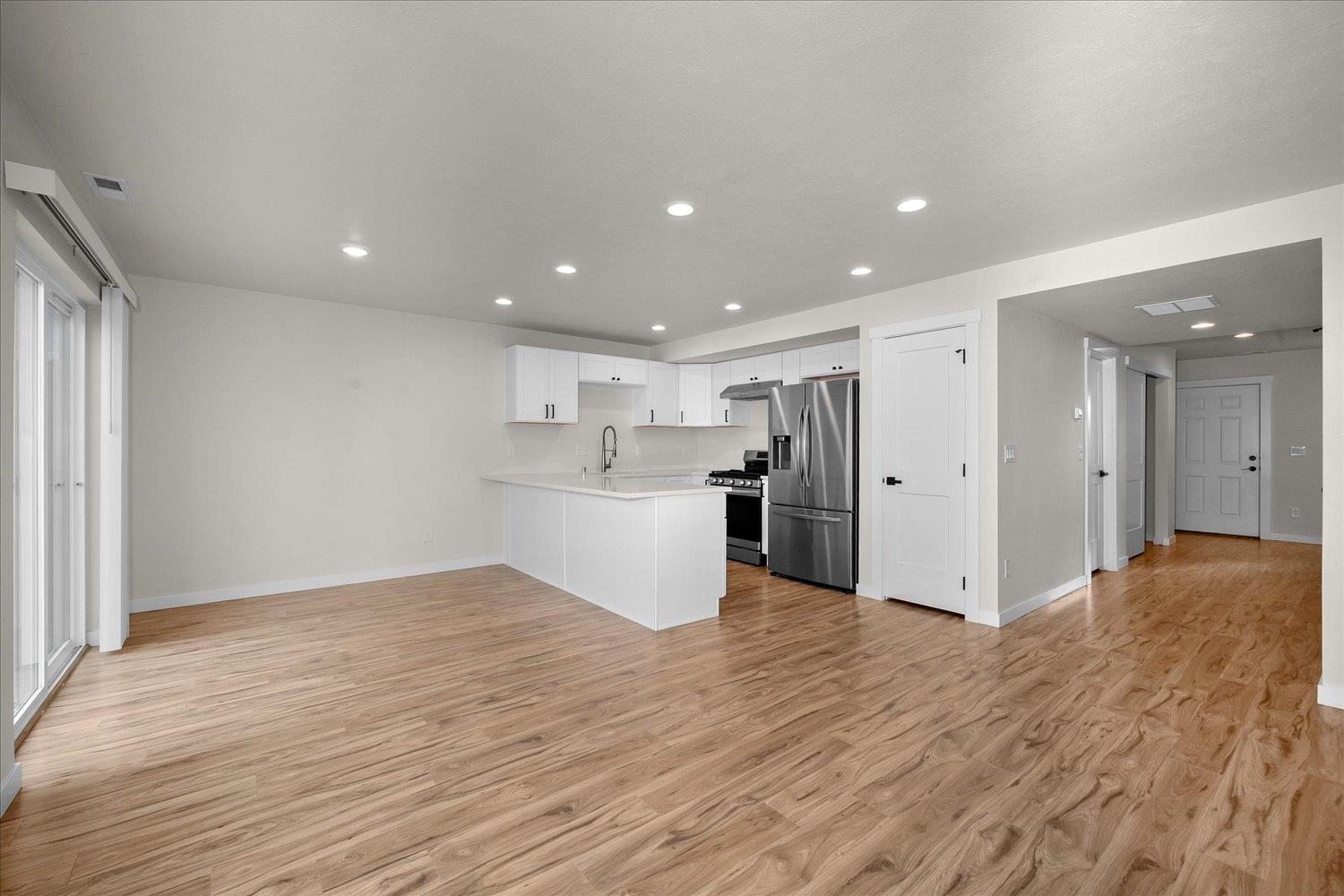 2401 E Longfellow Ave - Photo 6