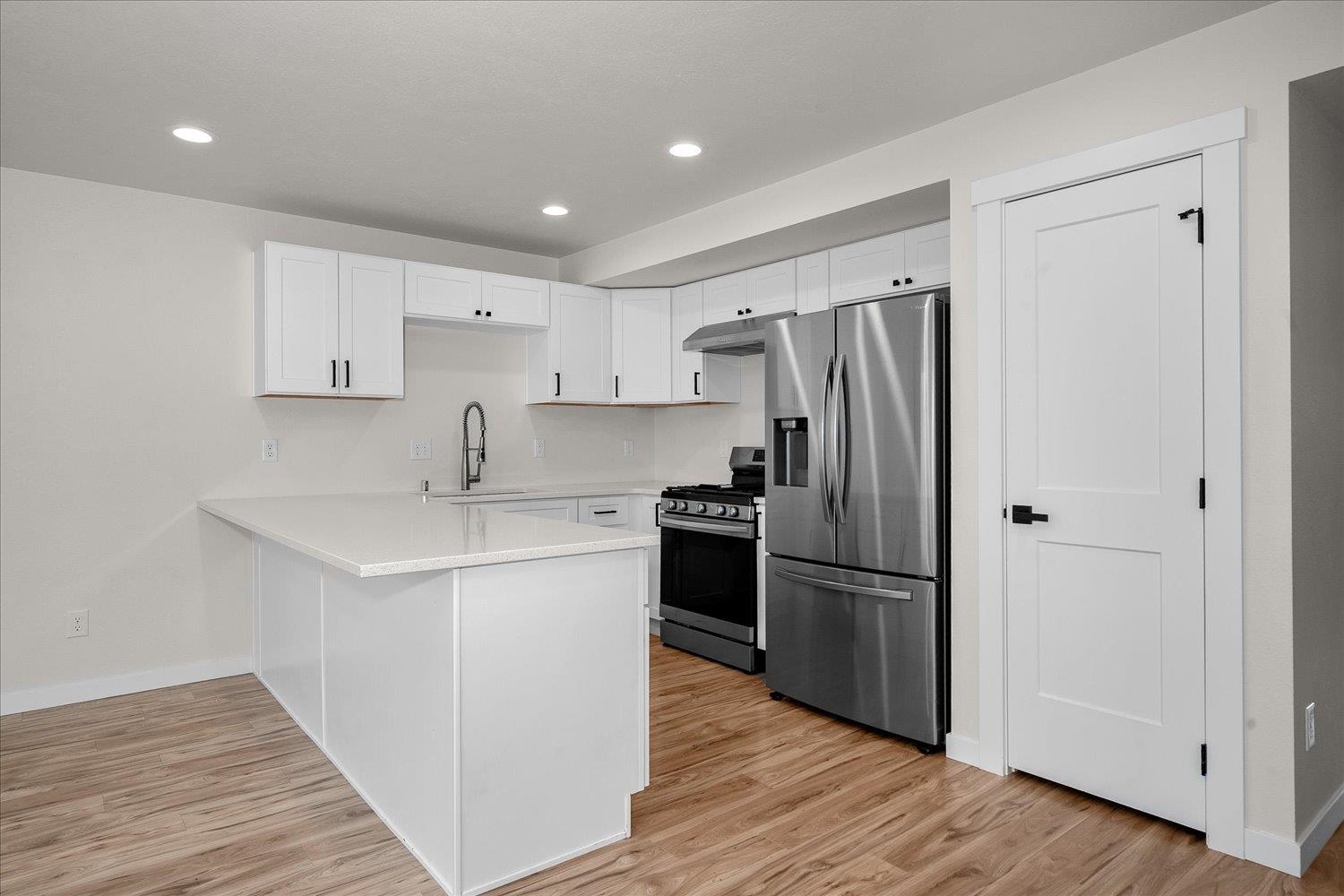 2401 E Longfellow Ave - Photo 7
