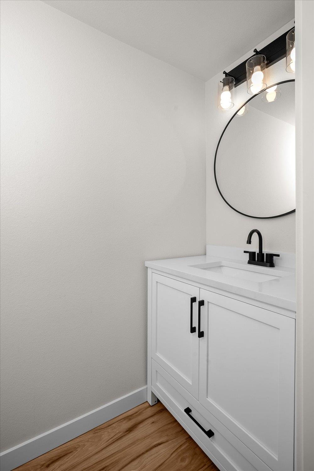 2401 E Longfellow Ave - Photo 8