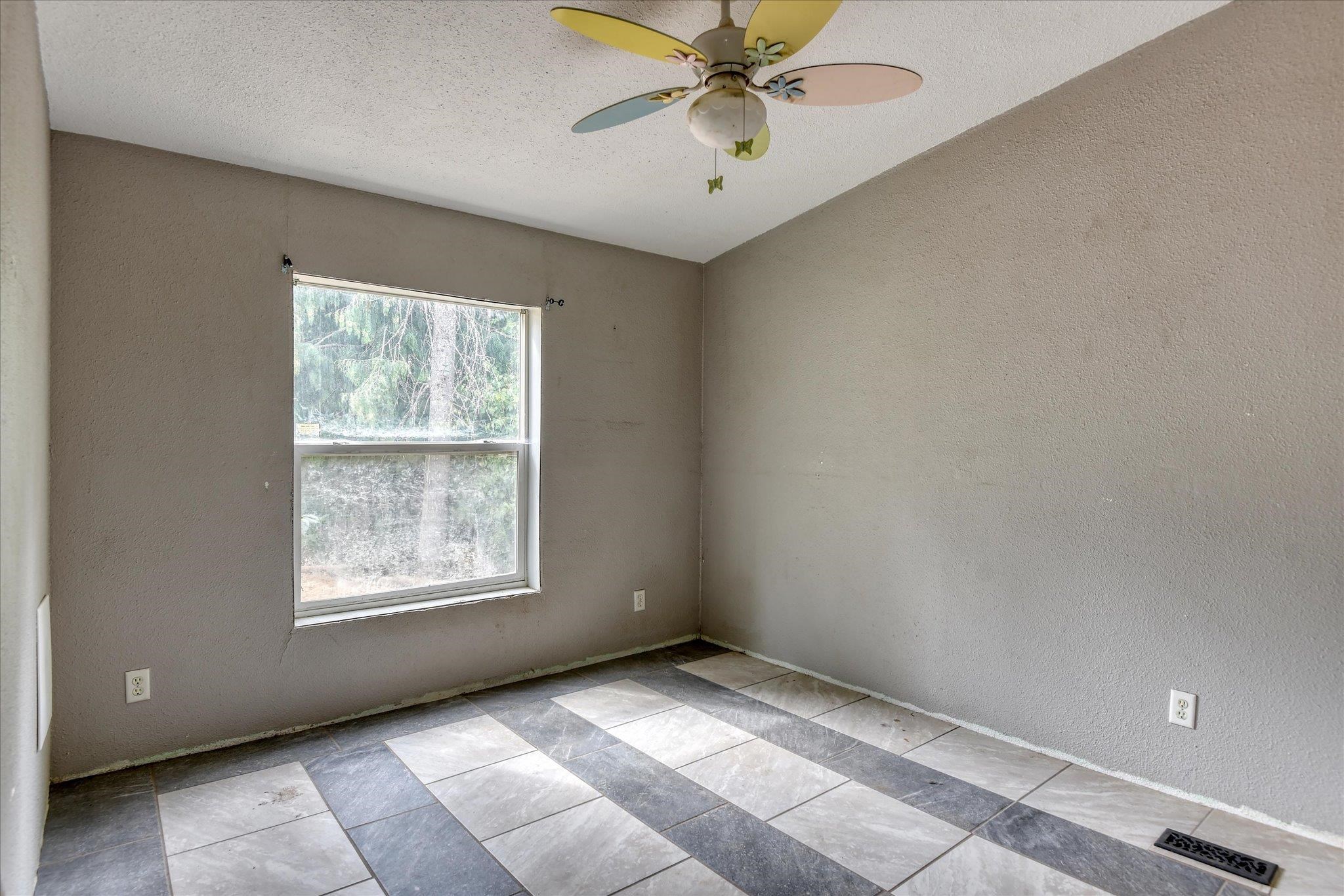 11641 W Newman Lake Dr - Photo 15