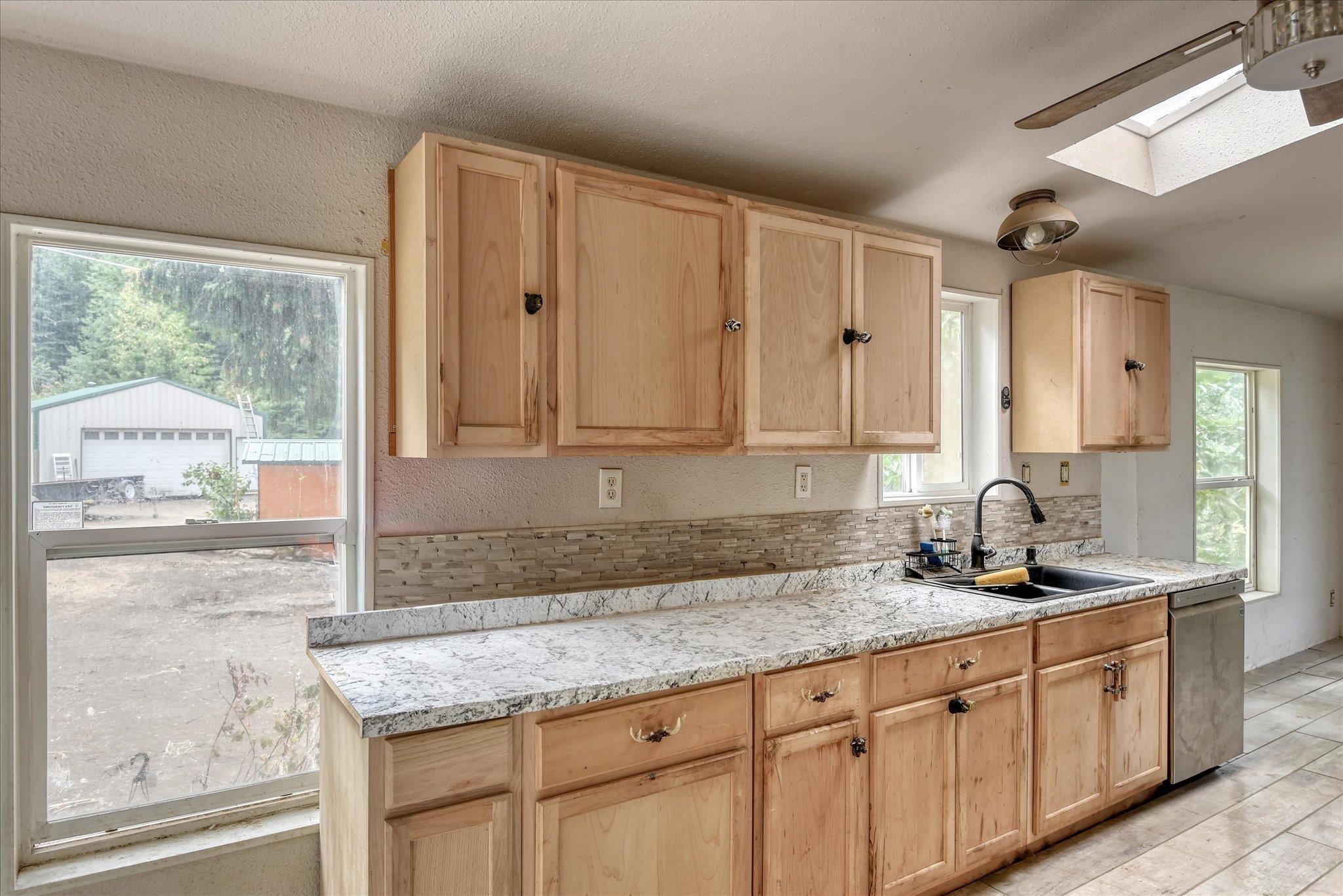 11641 W Newman Lake Dr - Photo 4