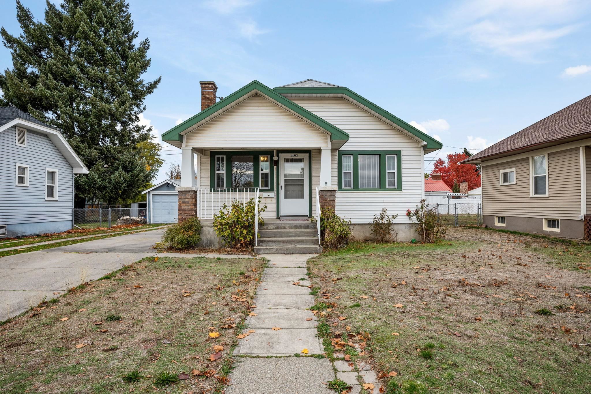 1103 E Longfellow Ave - Photo 2