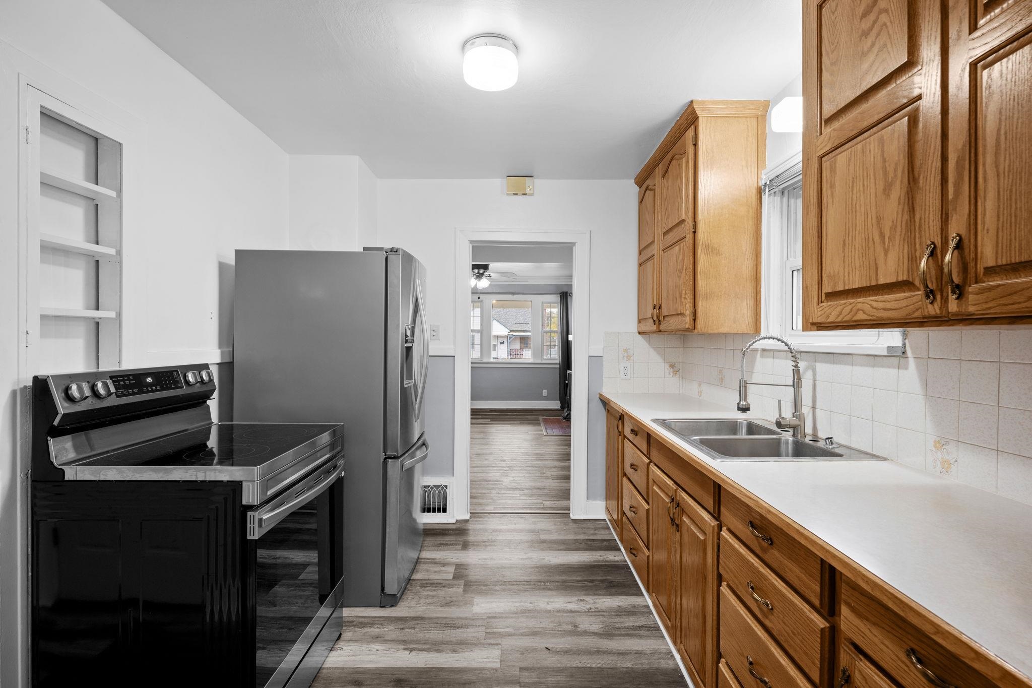 1103 E Longfellow Ave - Photo 12