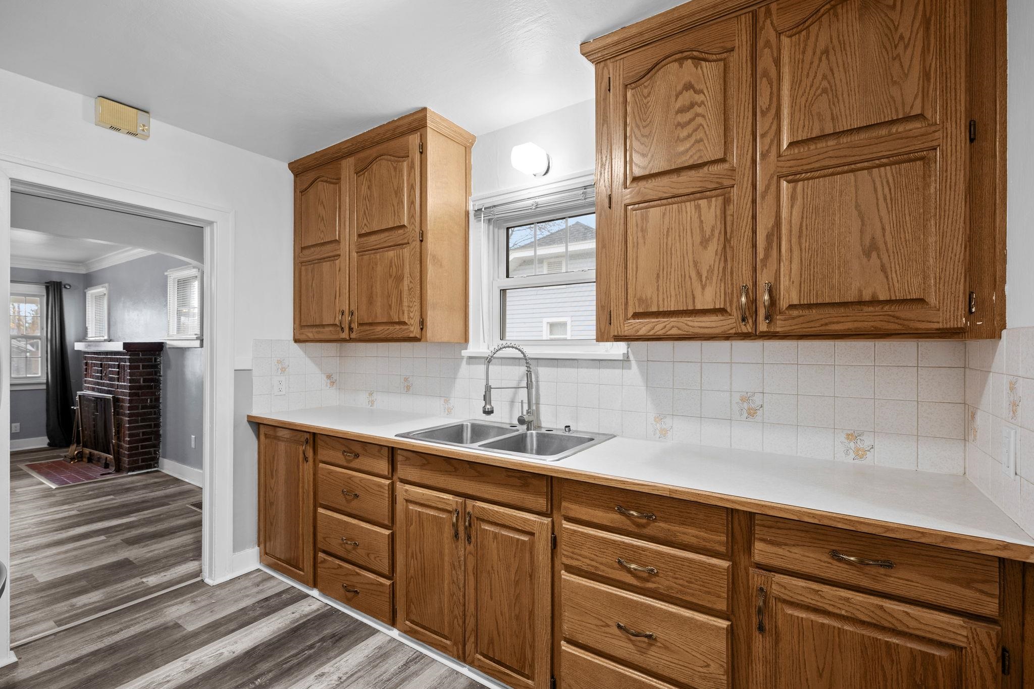 1103 E Longfellow Ave - Photo 14