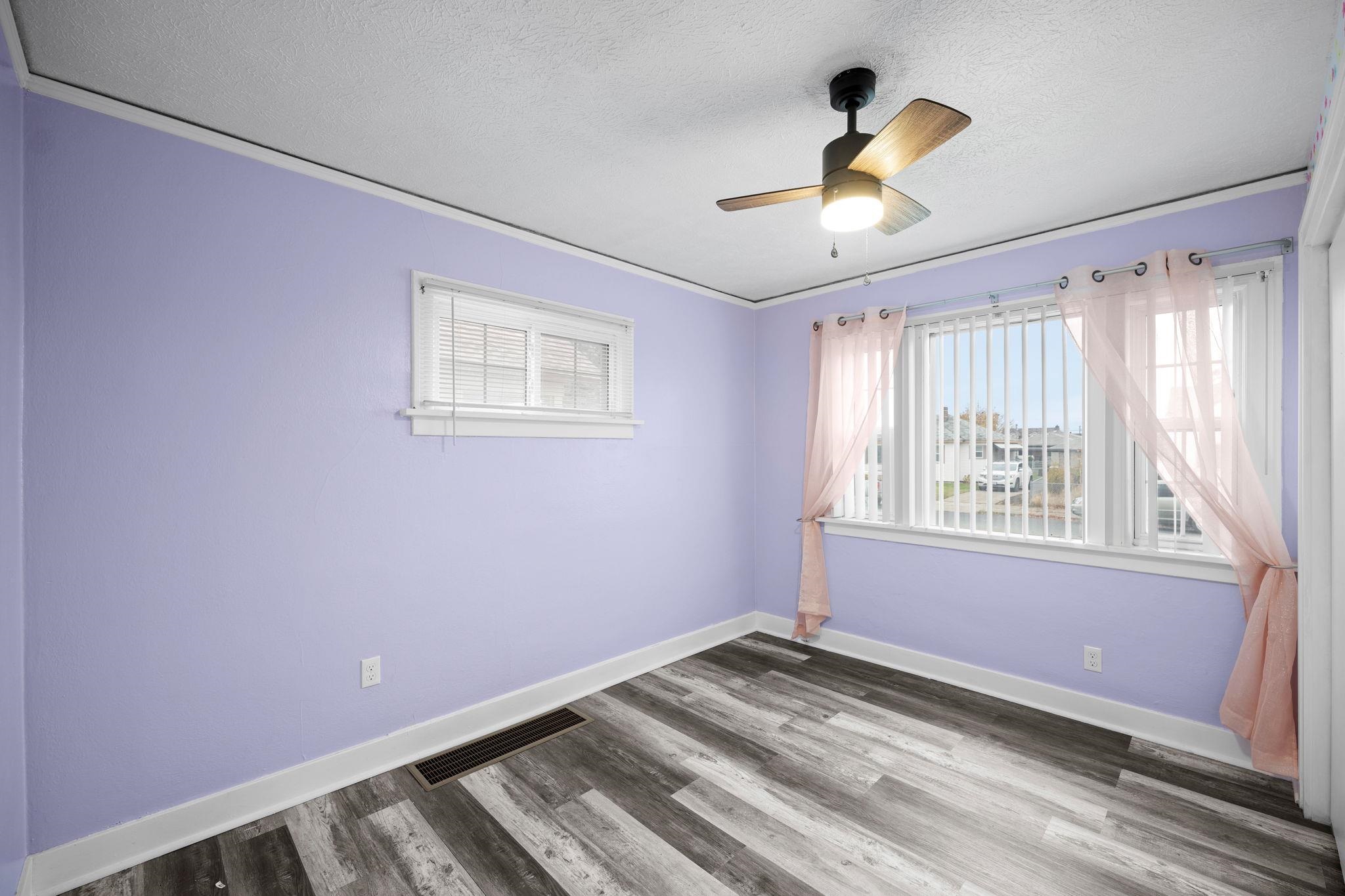 1103 E Longfellow Ave - Photo 17