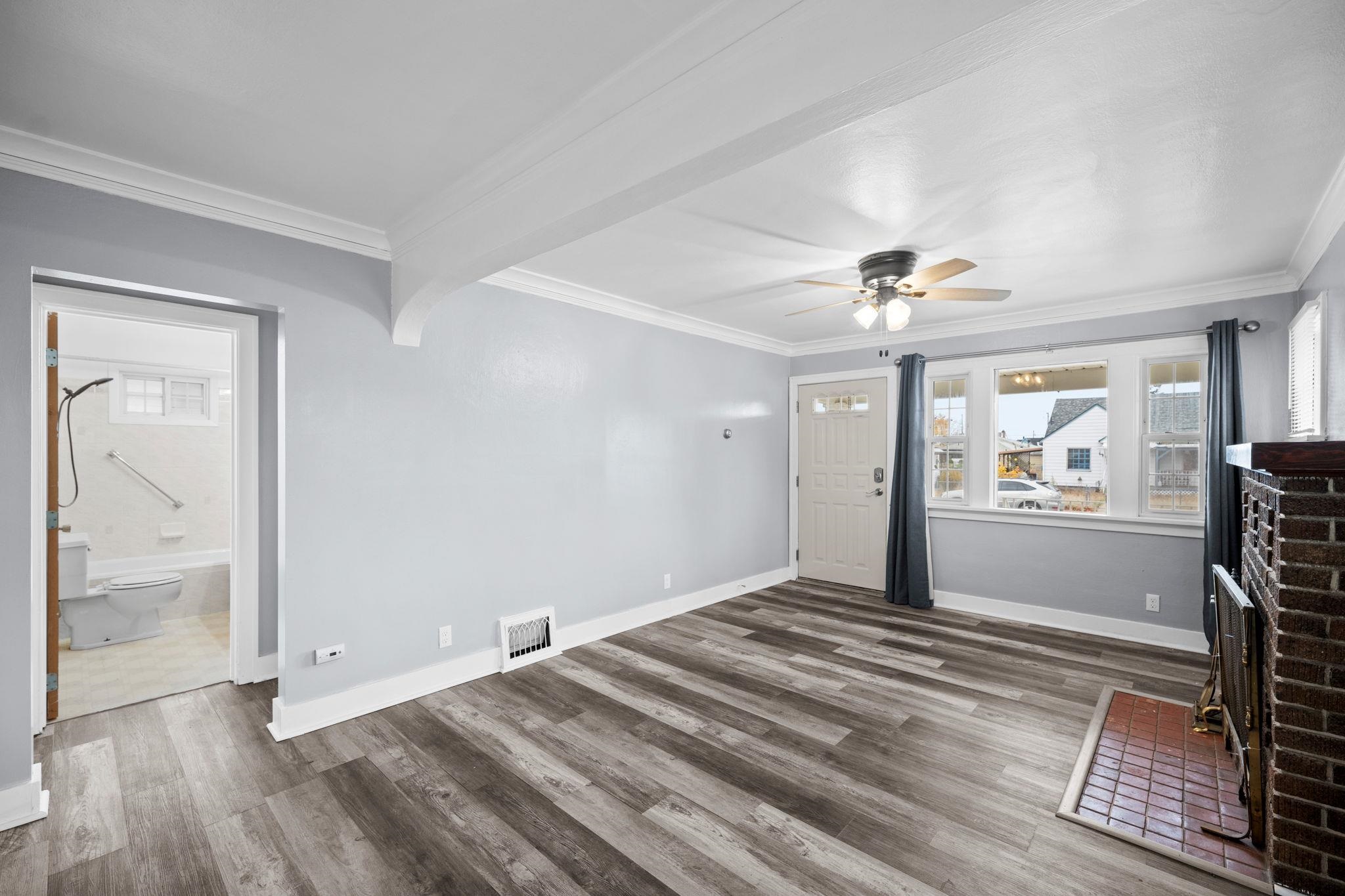 1103 E Longfellow Ave - Photo 6