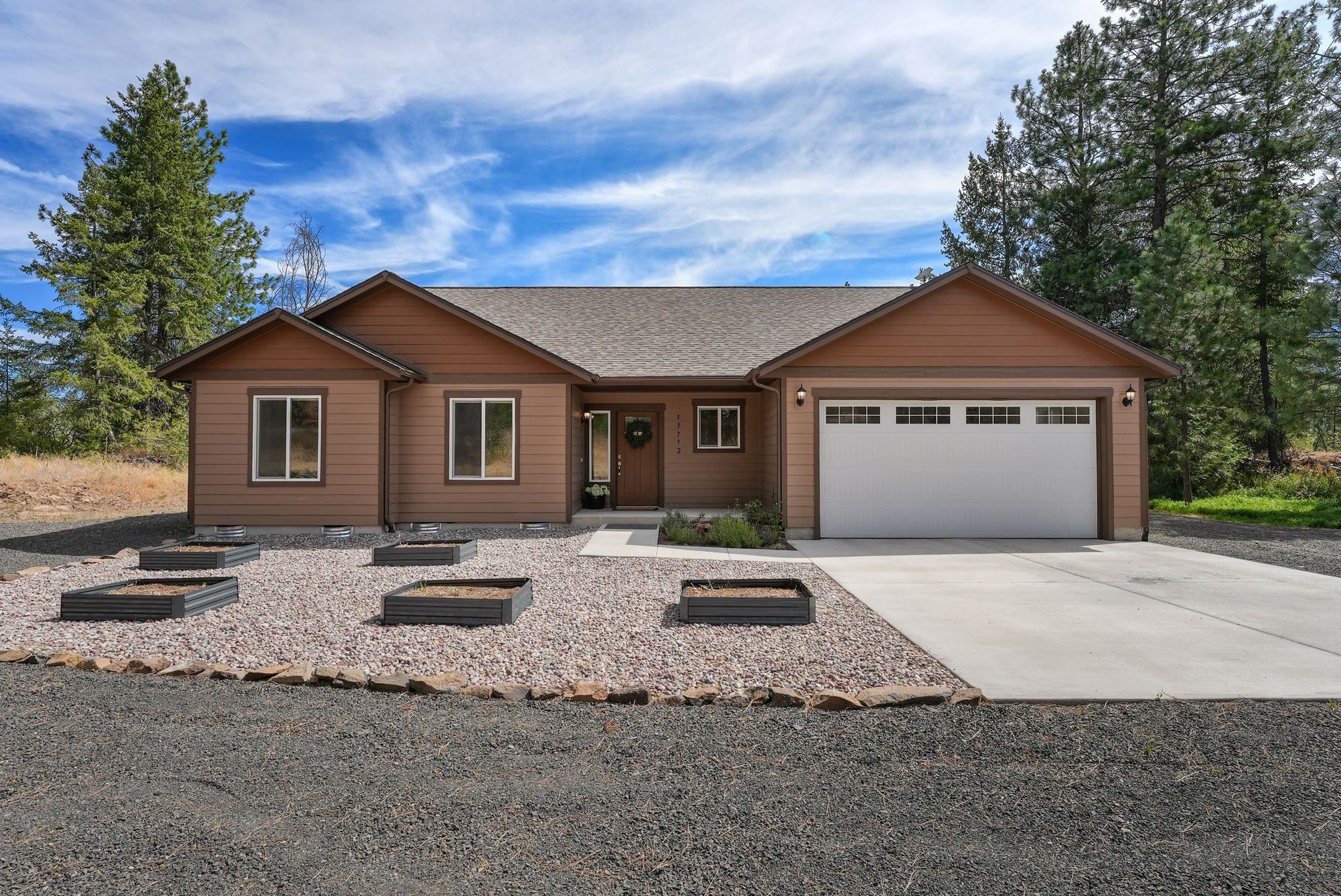 17712 W Burnett Rd - Photo 1