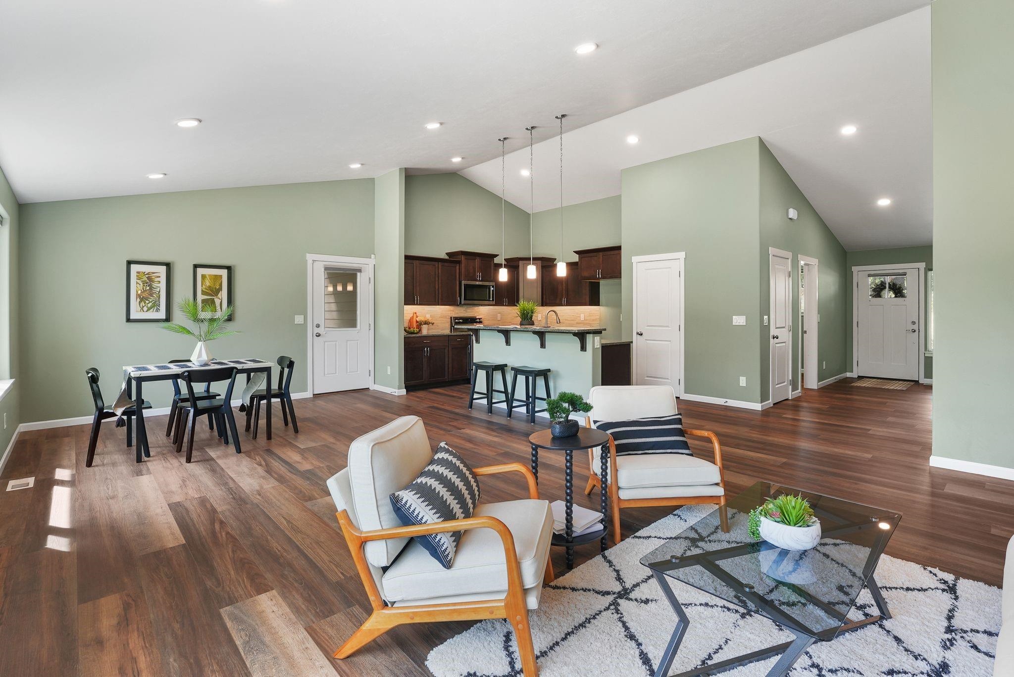17712 W Burnett Rd - Photo 2
