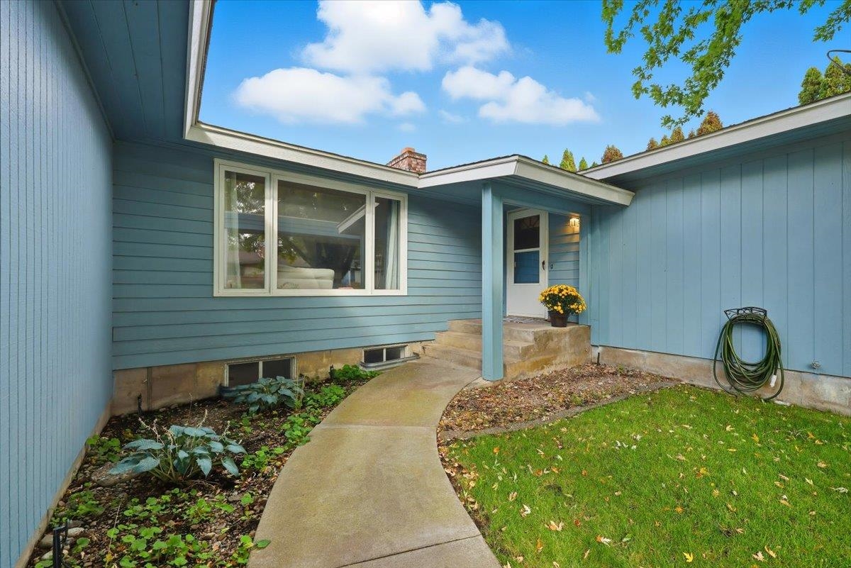 2722 S Cheryl Ct - Photo 2