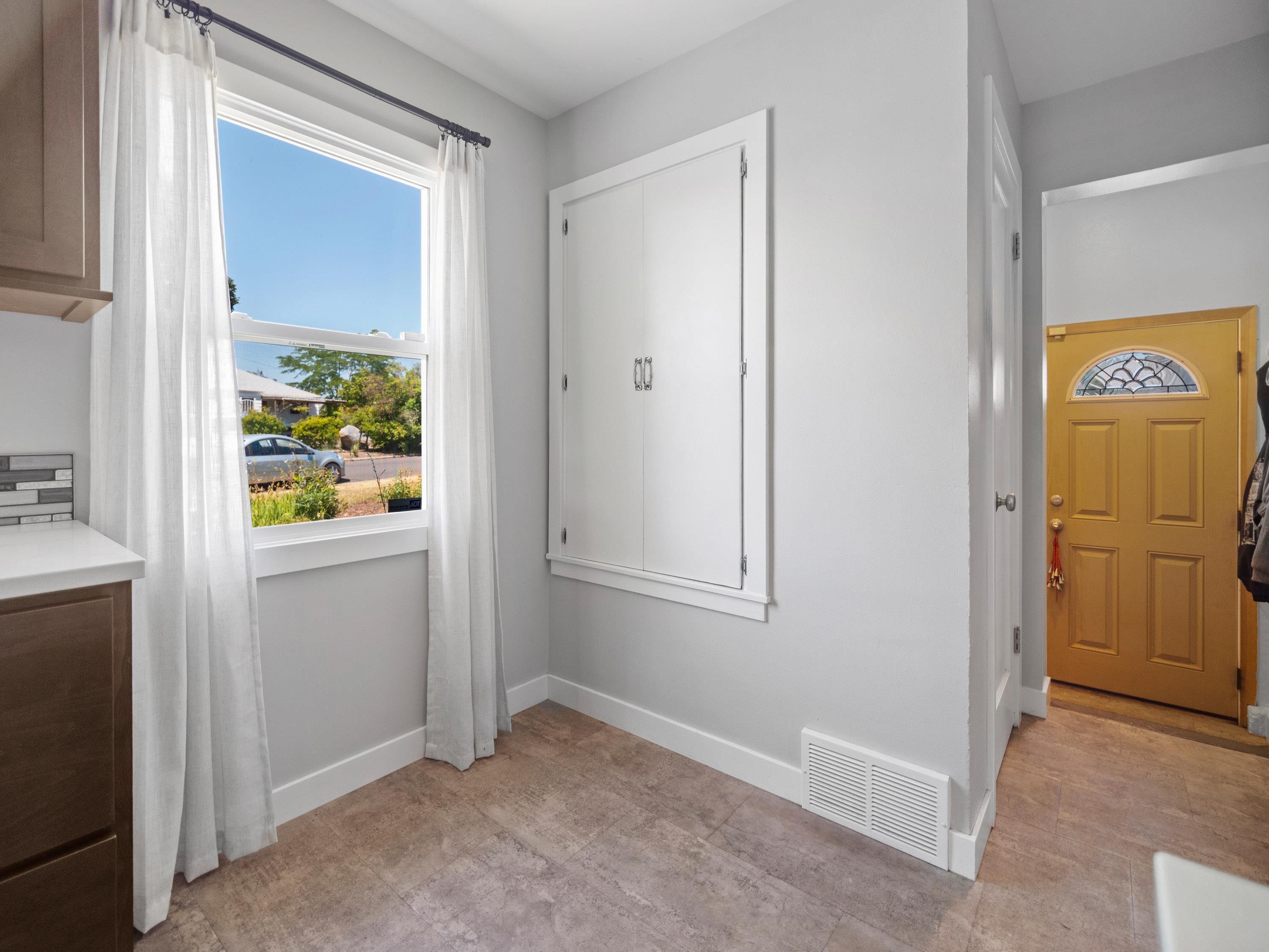 2118 N Hemlock St - Photo 17