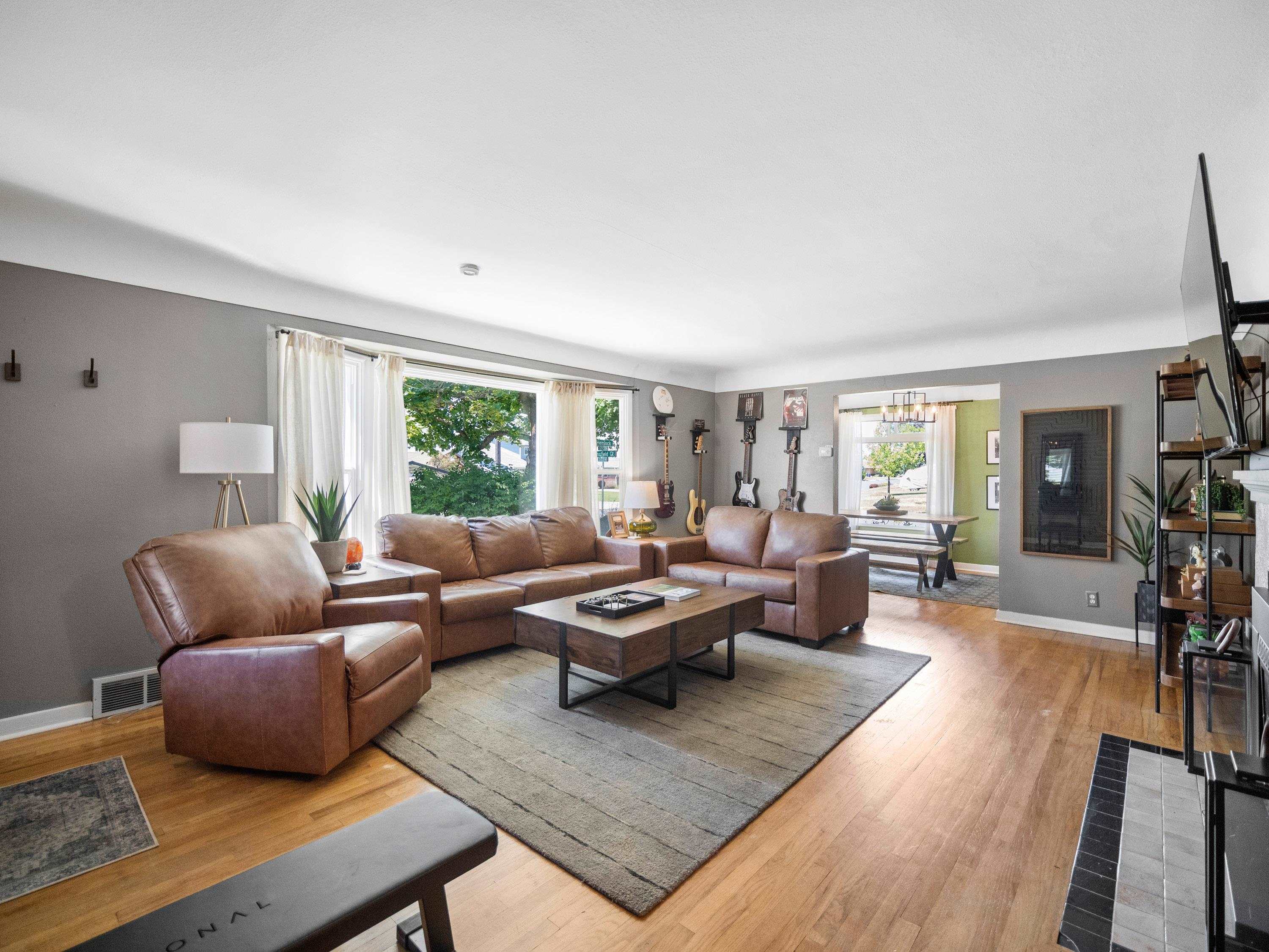 2118 N Hemlock St - Photo 4