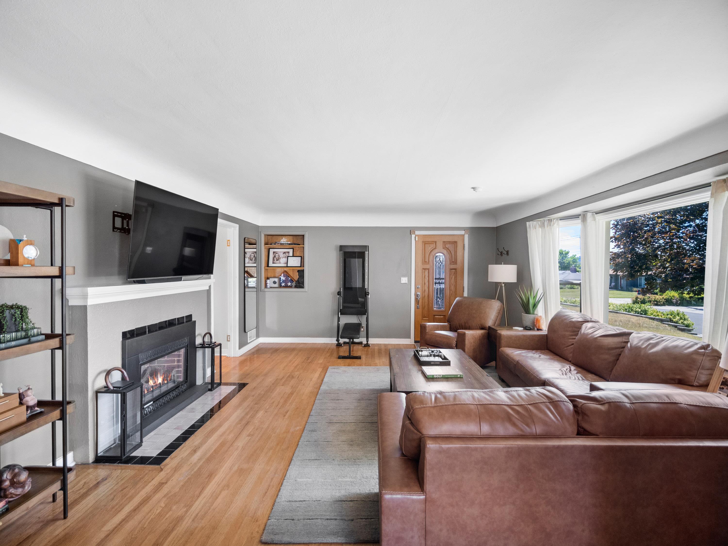 2118 N Hemlock St - Photo 5