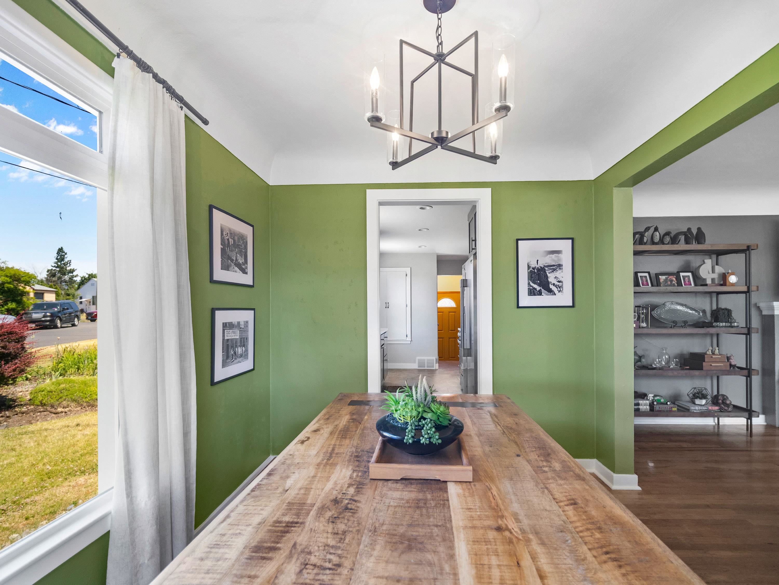 2118 N Hemlock St - Photo 9