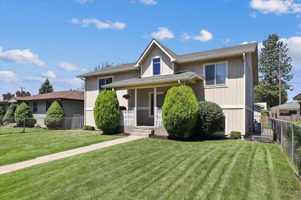 1113 E Rowan Ave - Photo 2