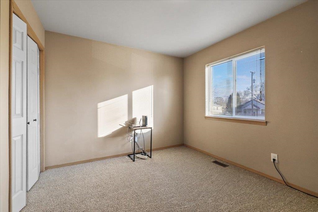 1113 E Rowan Ave - Photo 18