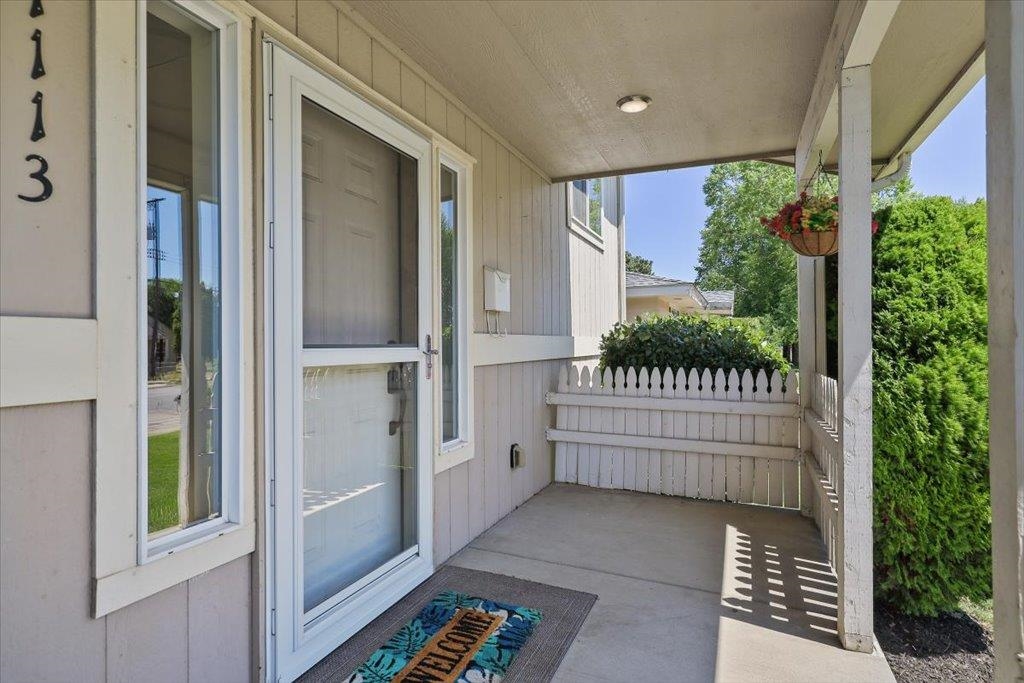 1113 E Rowan Ave - Photo 3