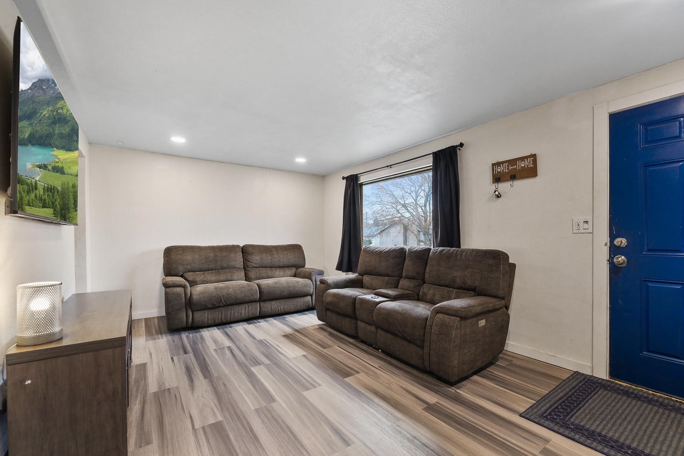 818 E Courtland Ave - Photo 4