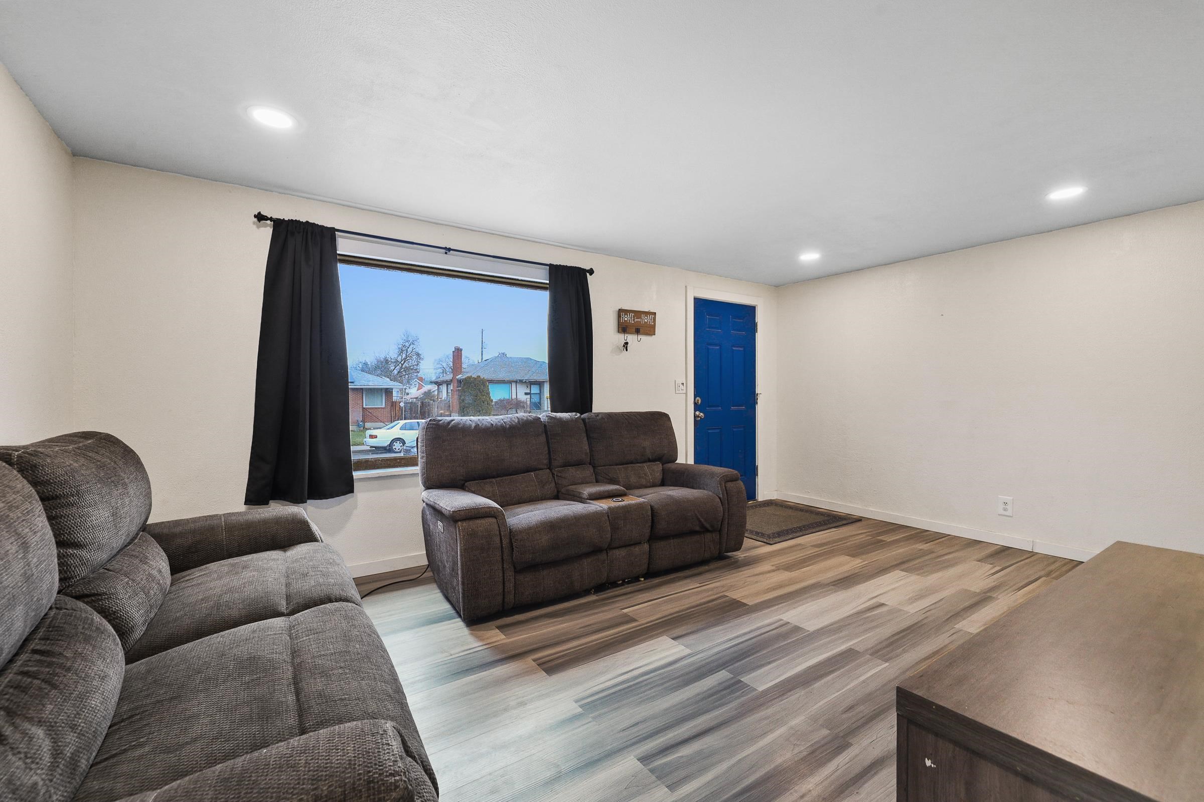 818 E Courtland Ave - Photo 5