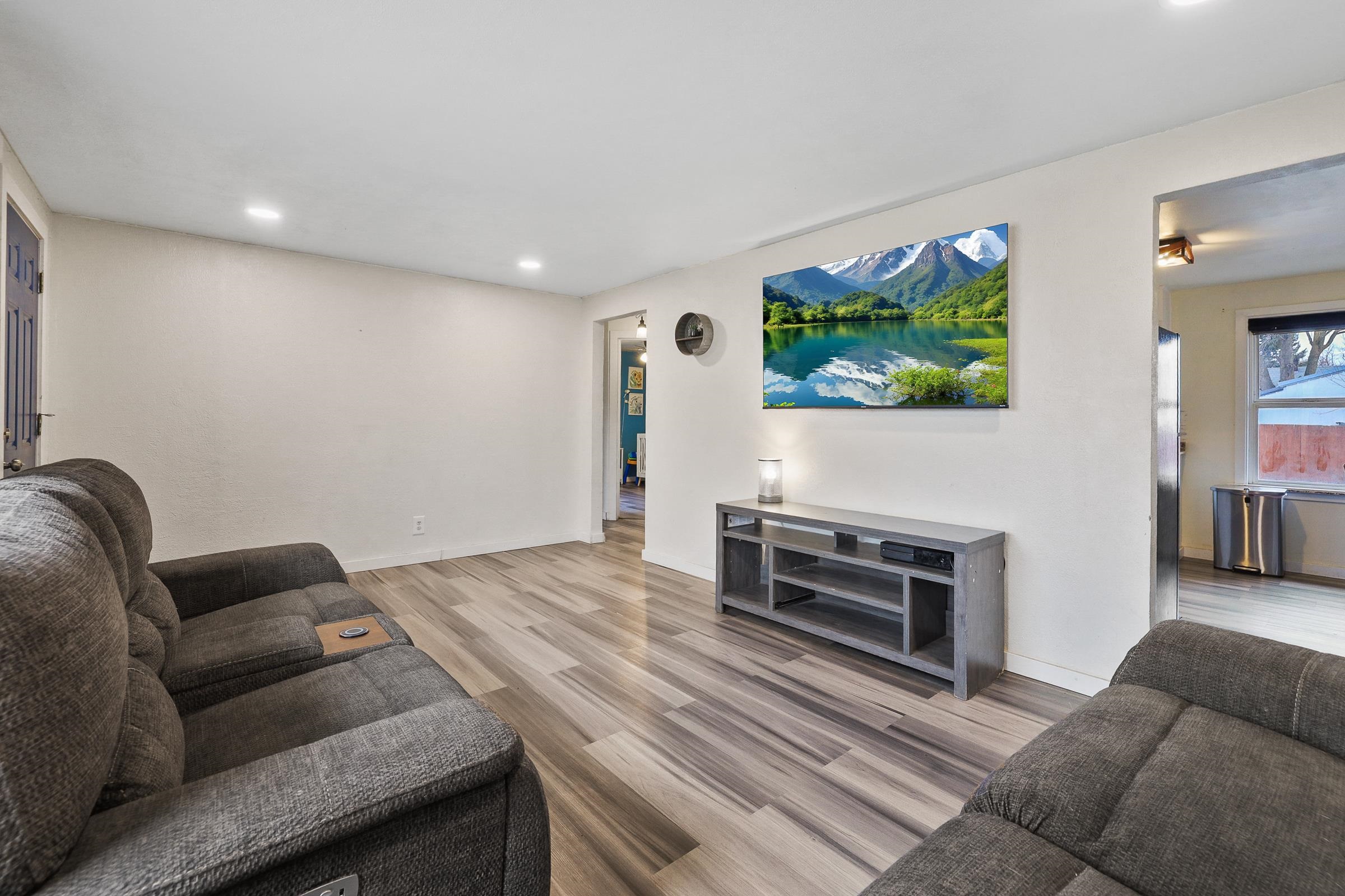 818 E Courtland Ave - Photo 6