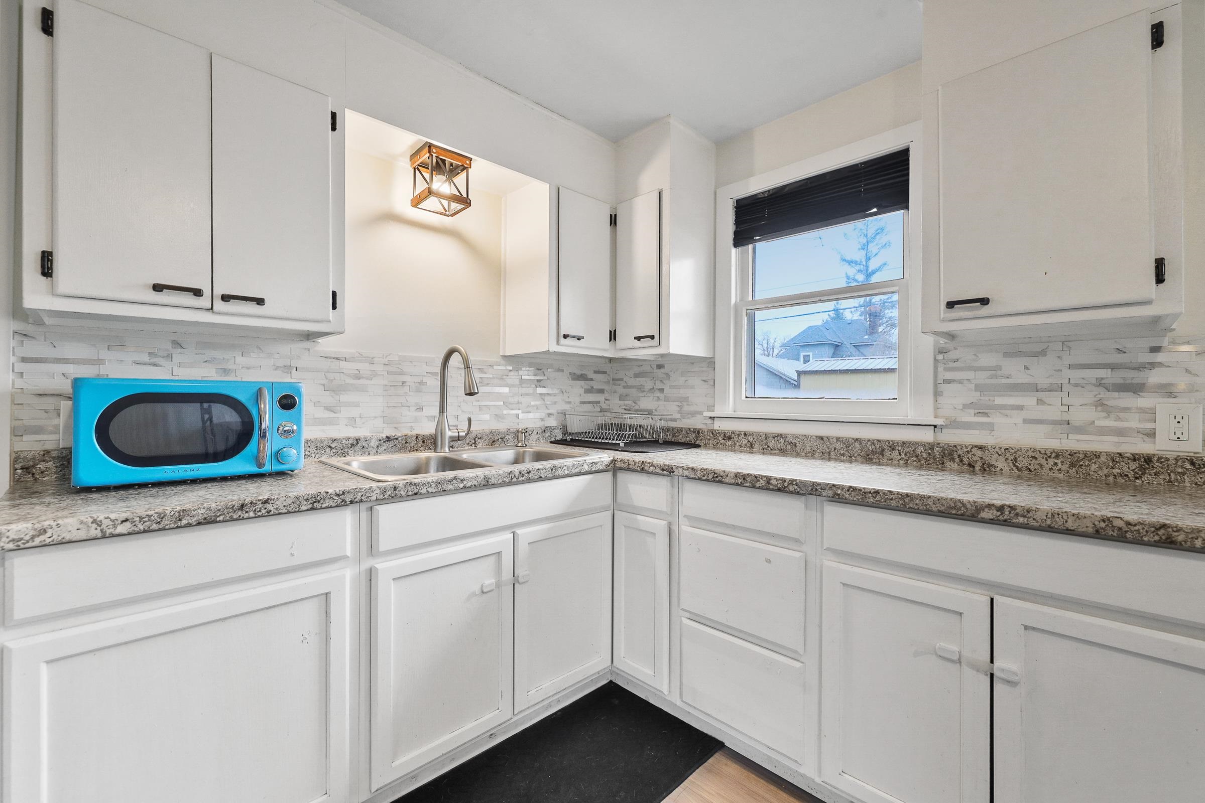 818 E Courtland Ave - Photo 9