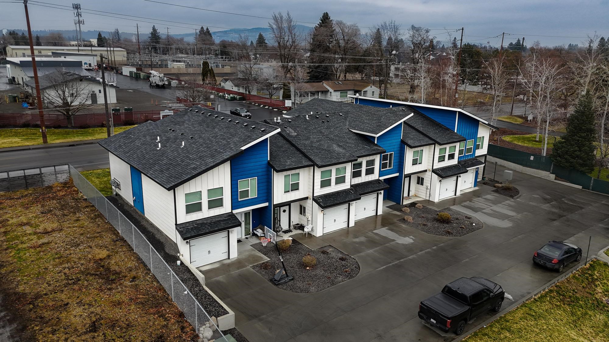 12402 E Broadway Ave - Photo 1
