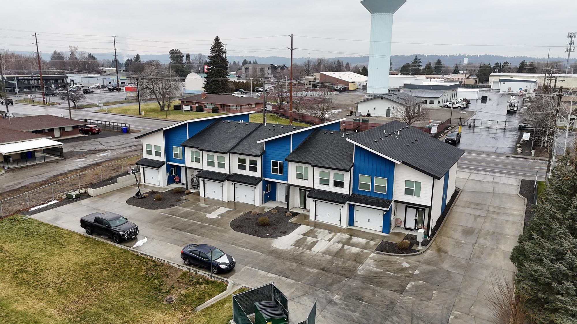 12402 E Broadway Ave - Photo 3