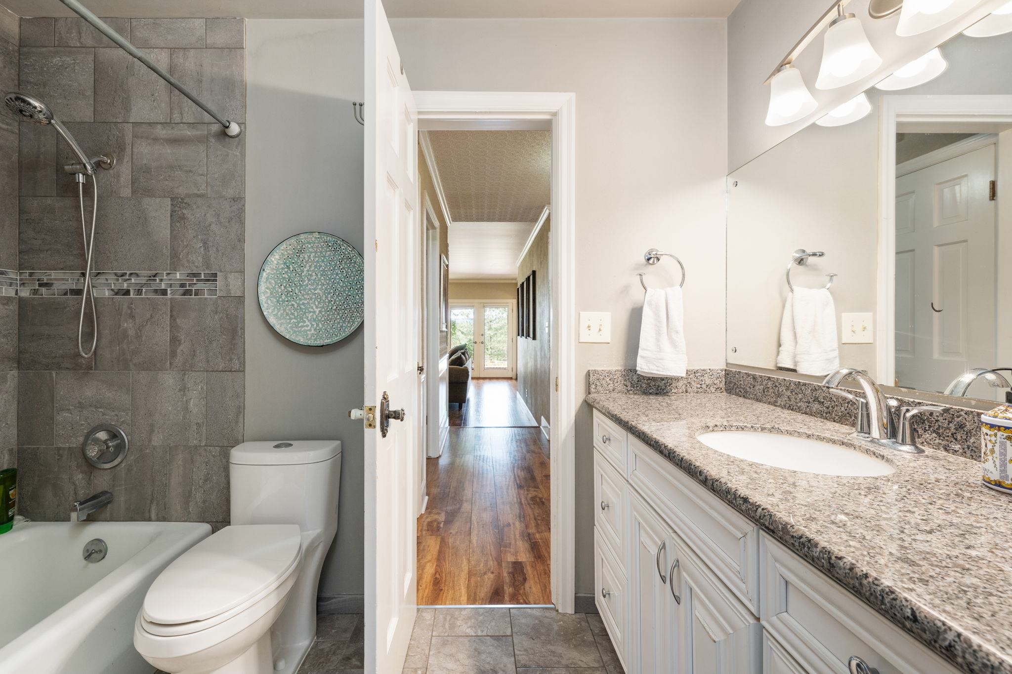 4311 W Center Ln - Photo 13