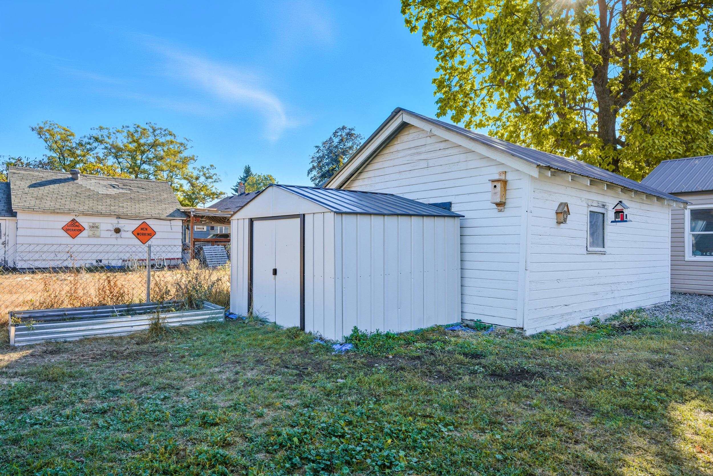 10005 E Empire Ave - Photo 11