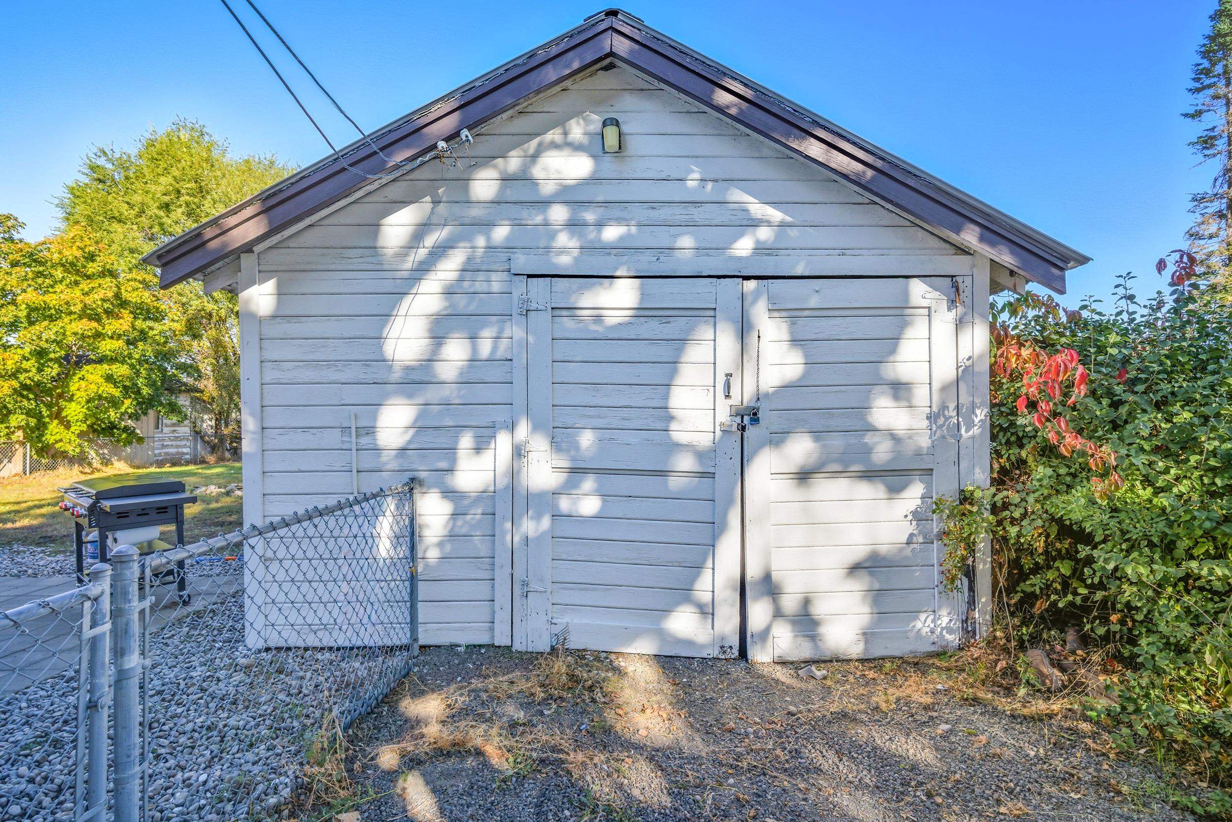 10005 E Empire Ave - Photo 5