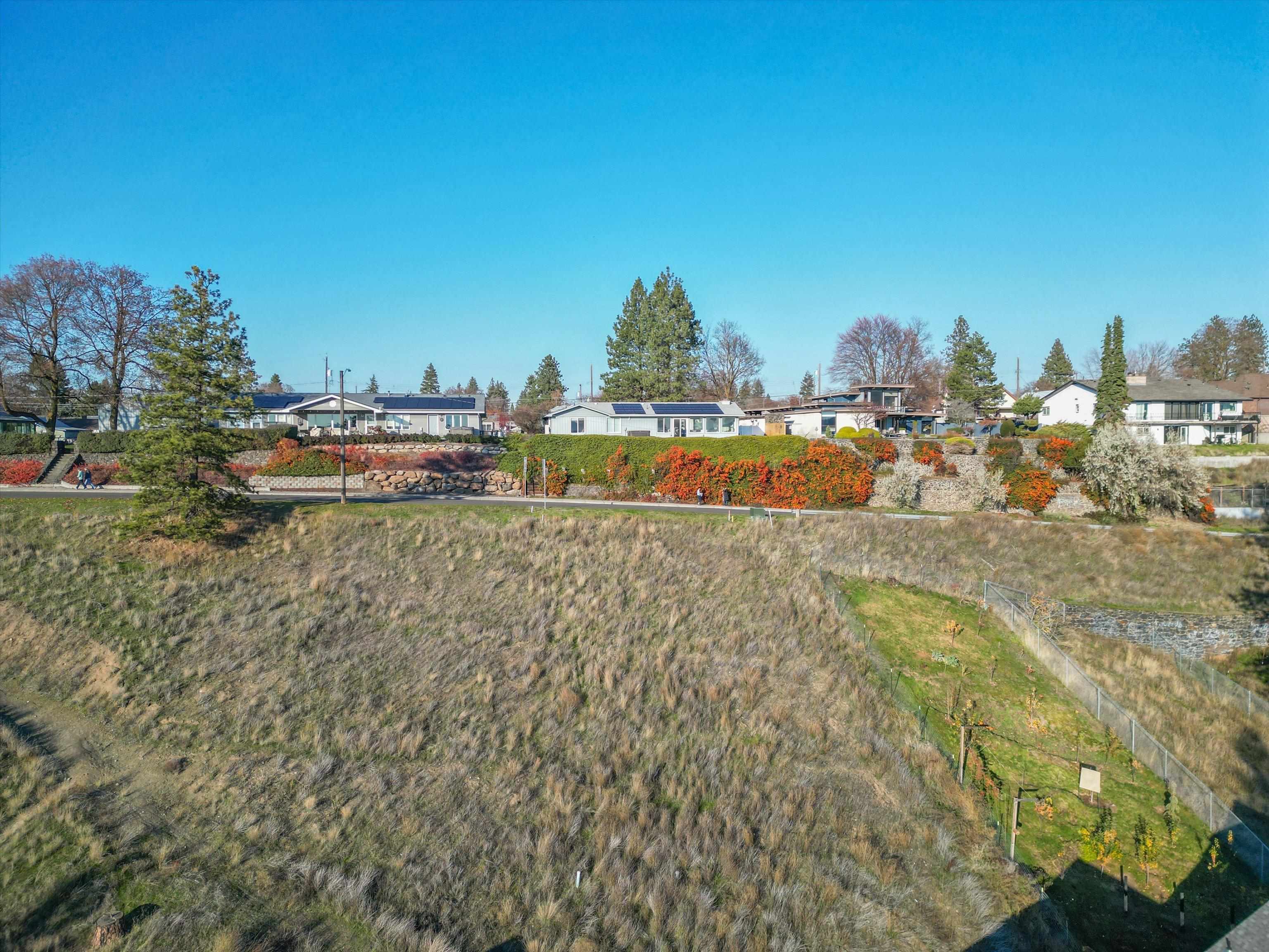 1229 W Courtland Ave - Photo 6