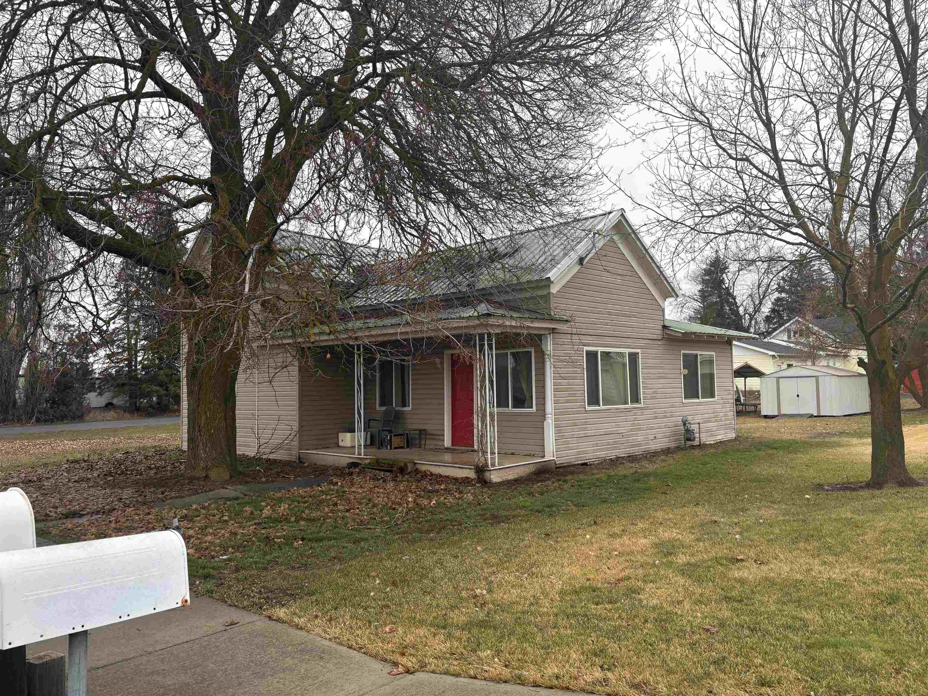 208 N 3rd St - Photo 3