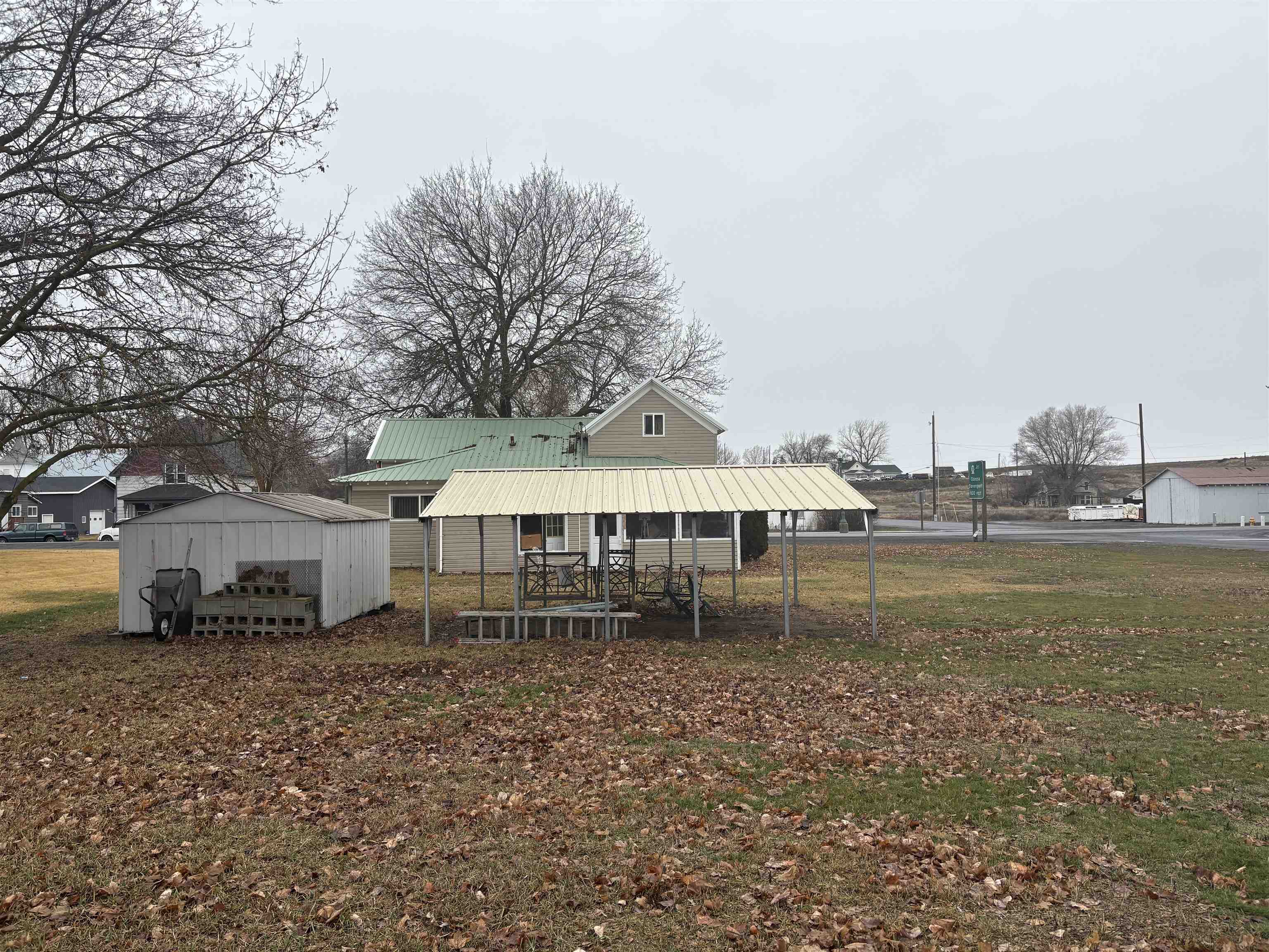 208 N 3rd St - Photo 6