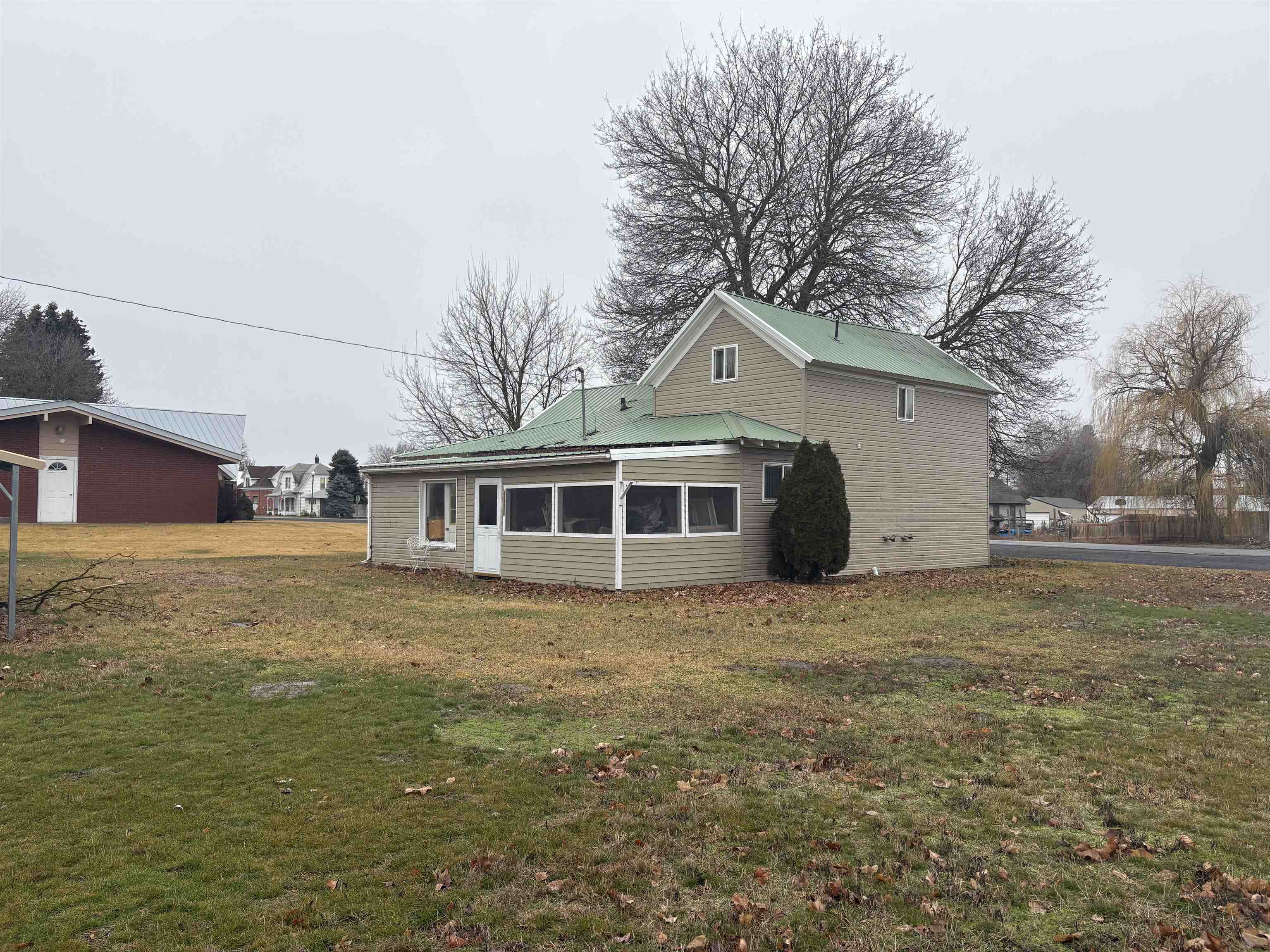208 N 3rd St - Photo 9