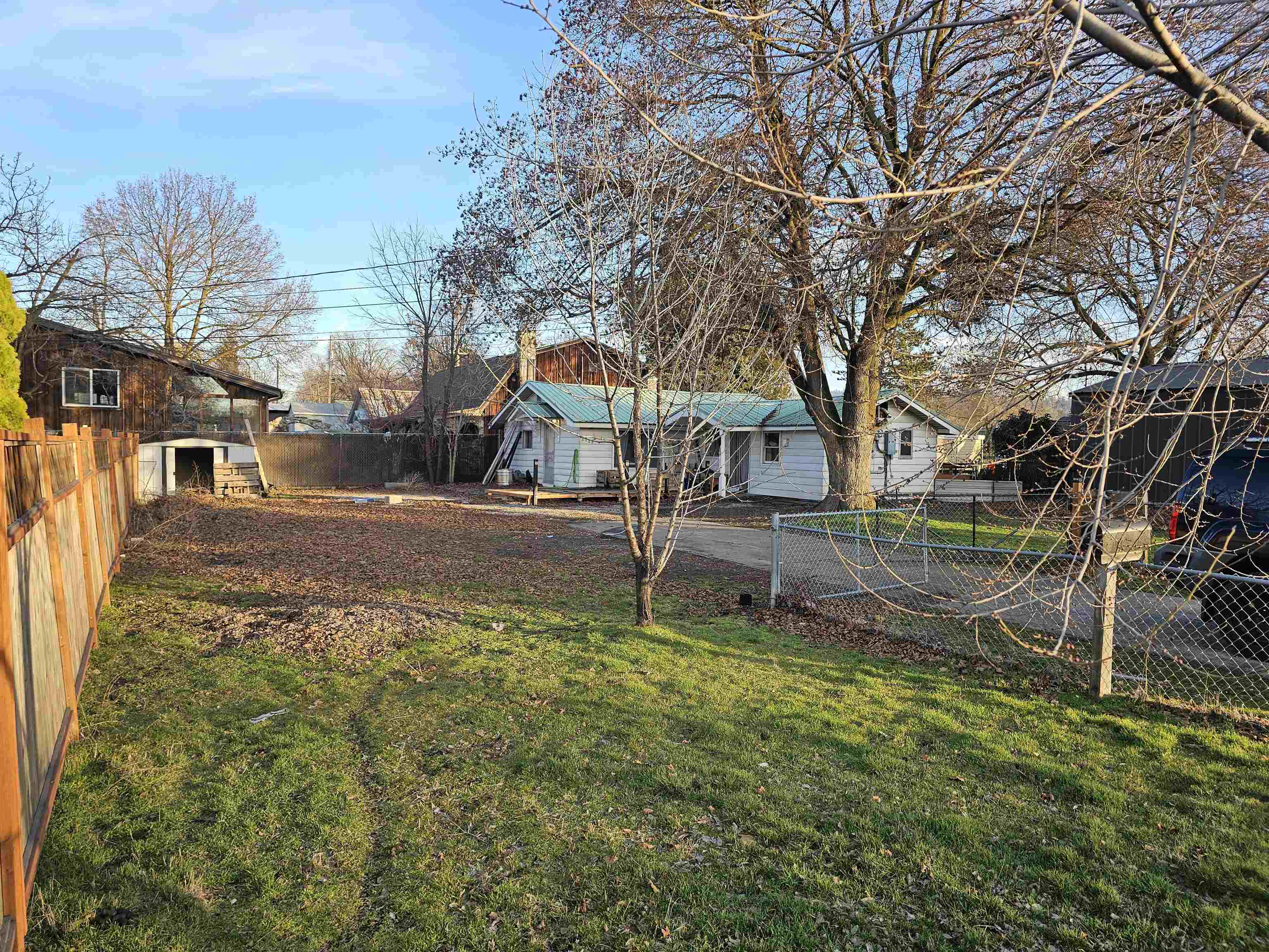 209 S HAVANA St - Photo 3