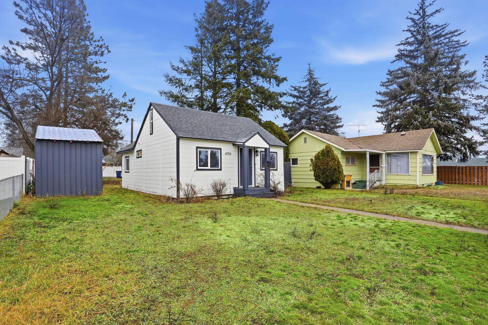 4914 N Ash St - Photo 1