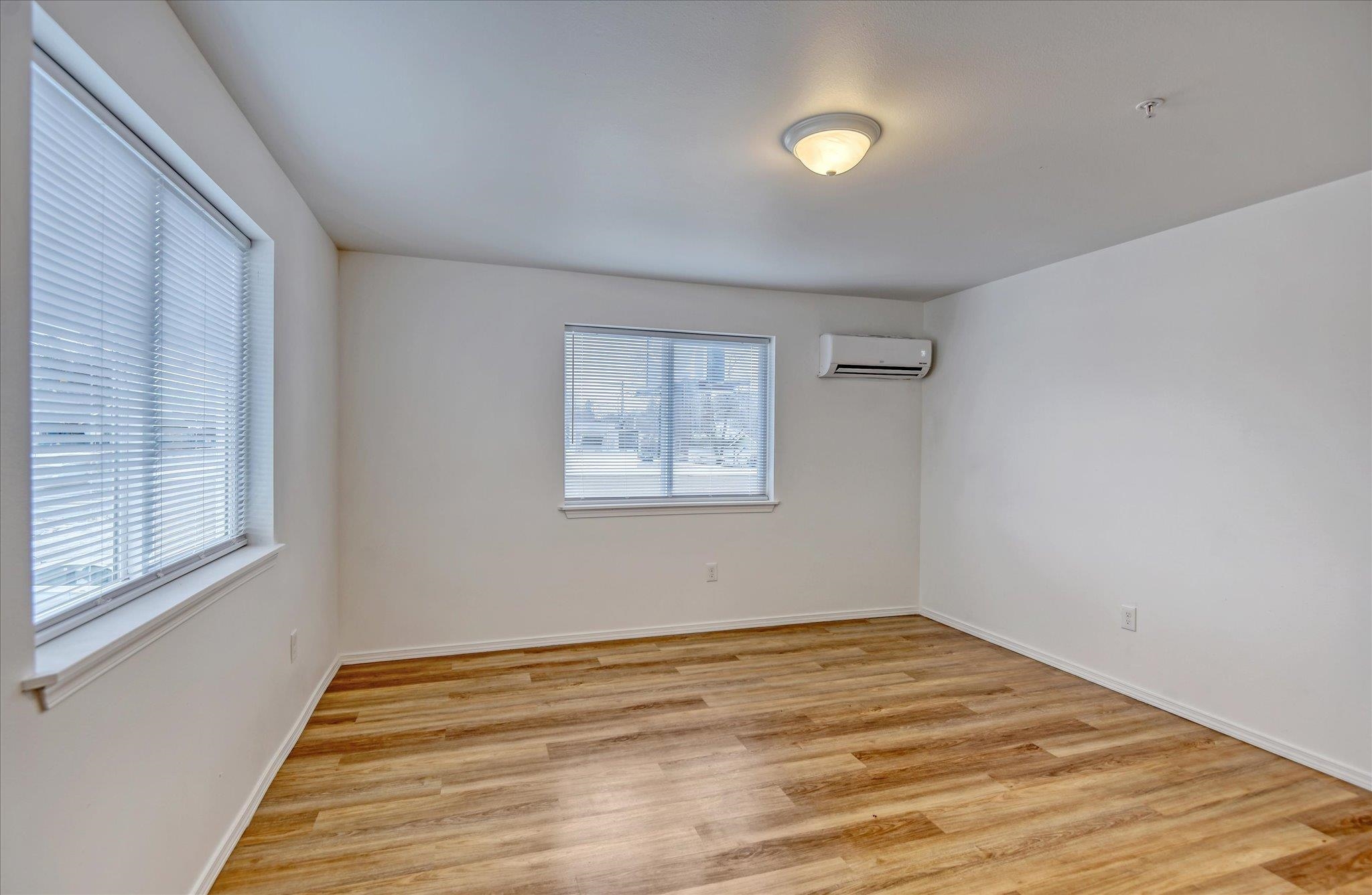 3002 N Crestline St - Photo 36