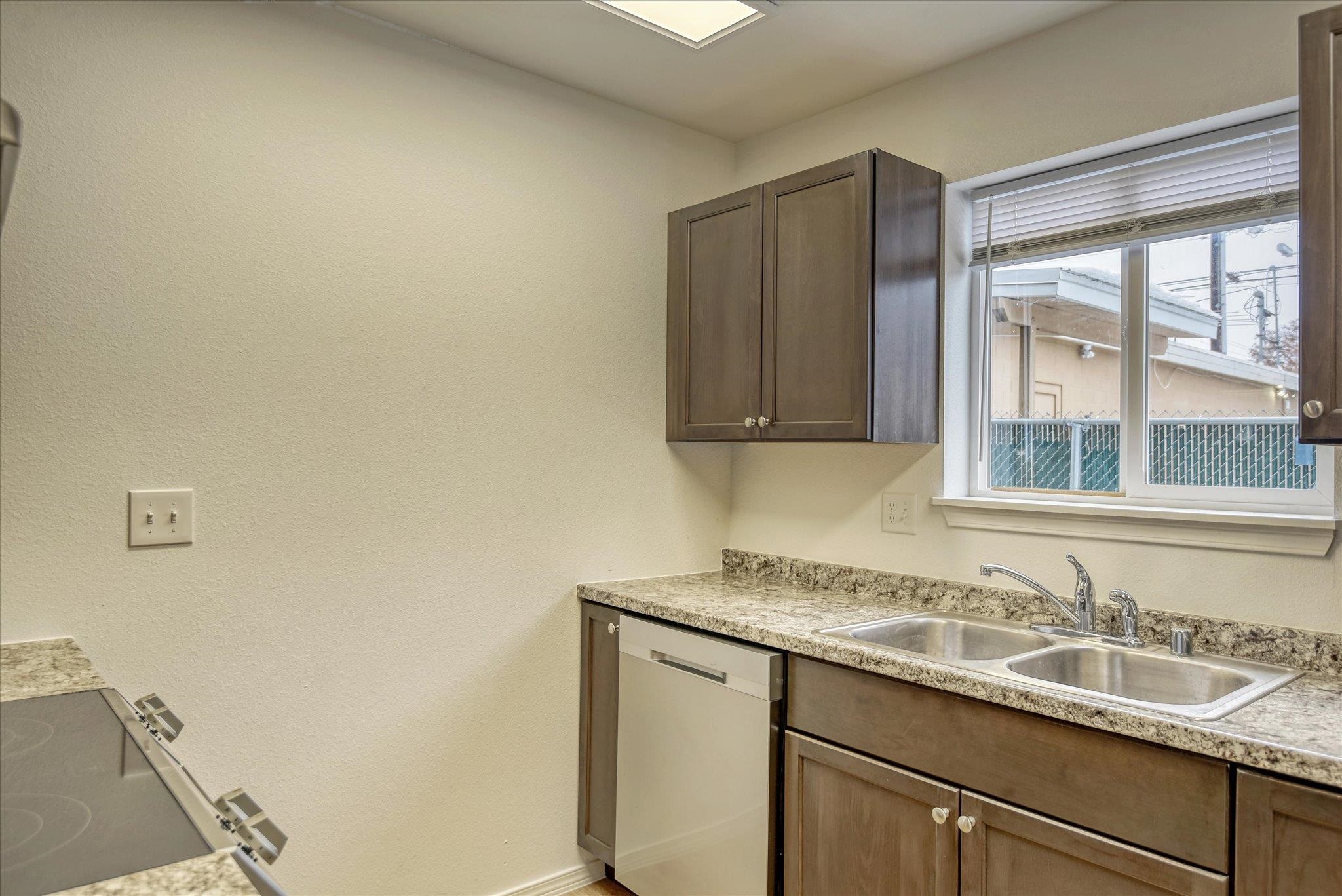 3002 N Crestline St - Photo 6