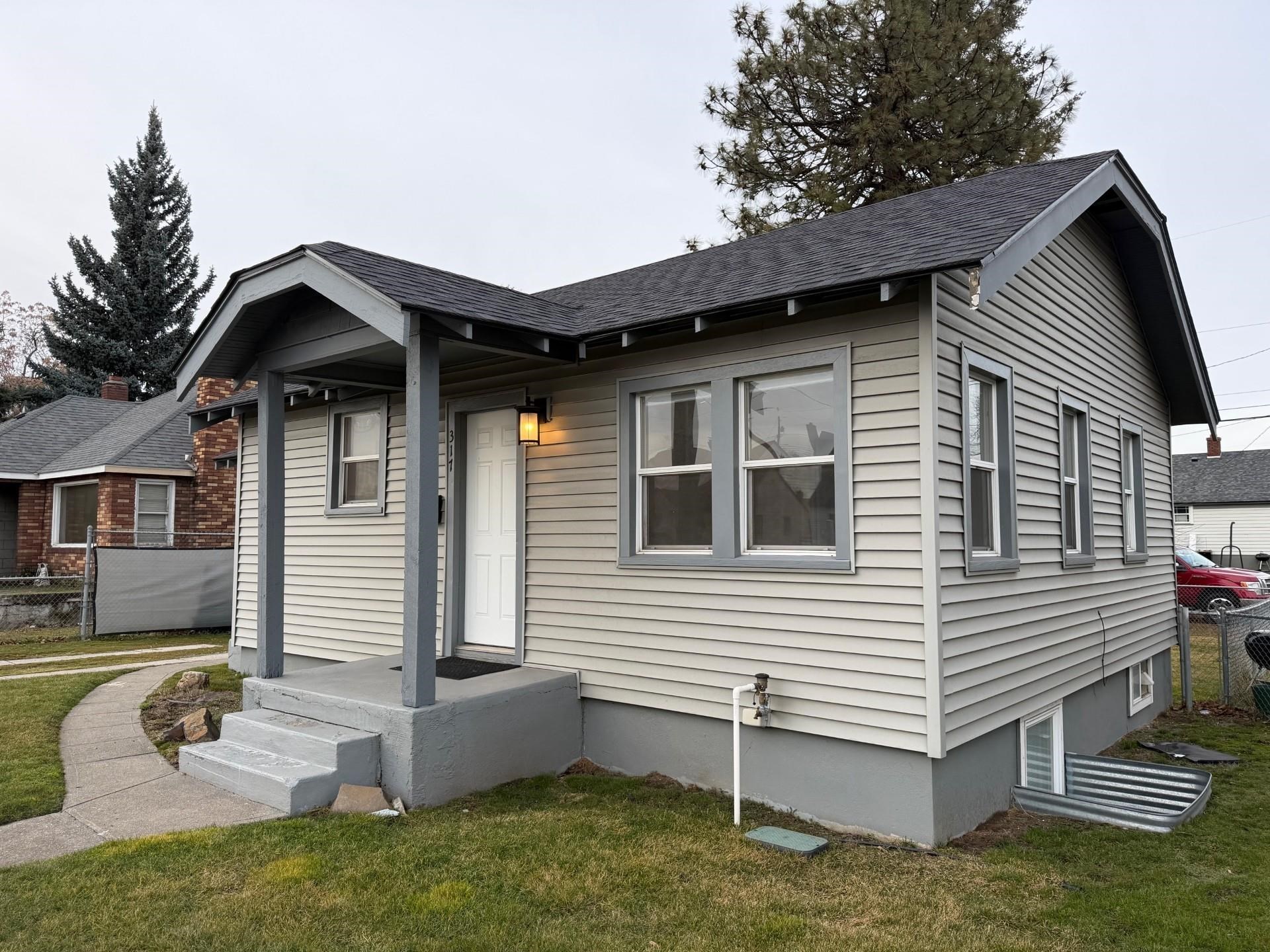 317 E WELLESLEY Ave - Photo 3